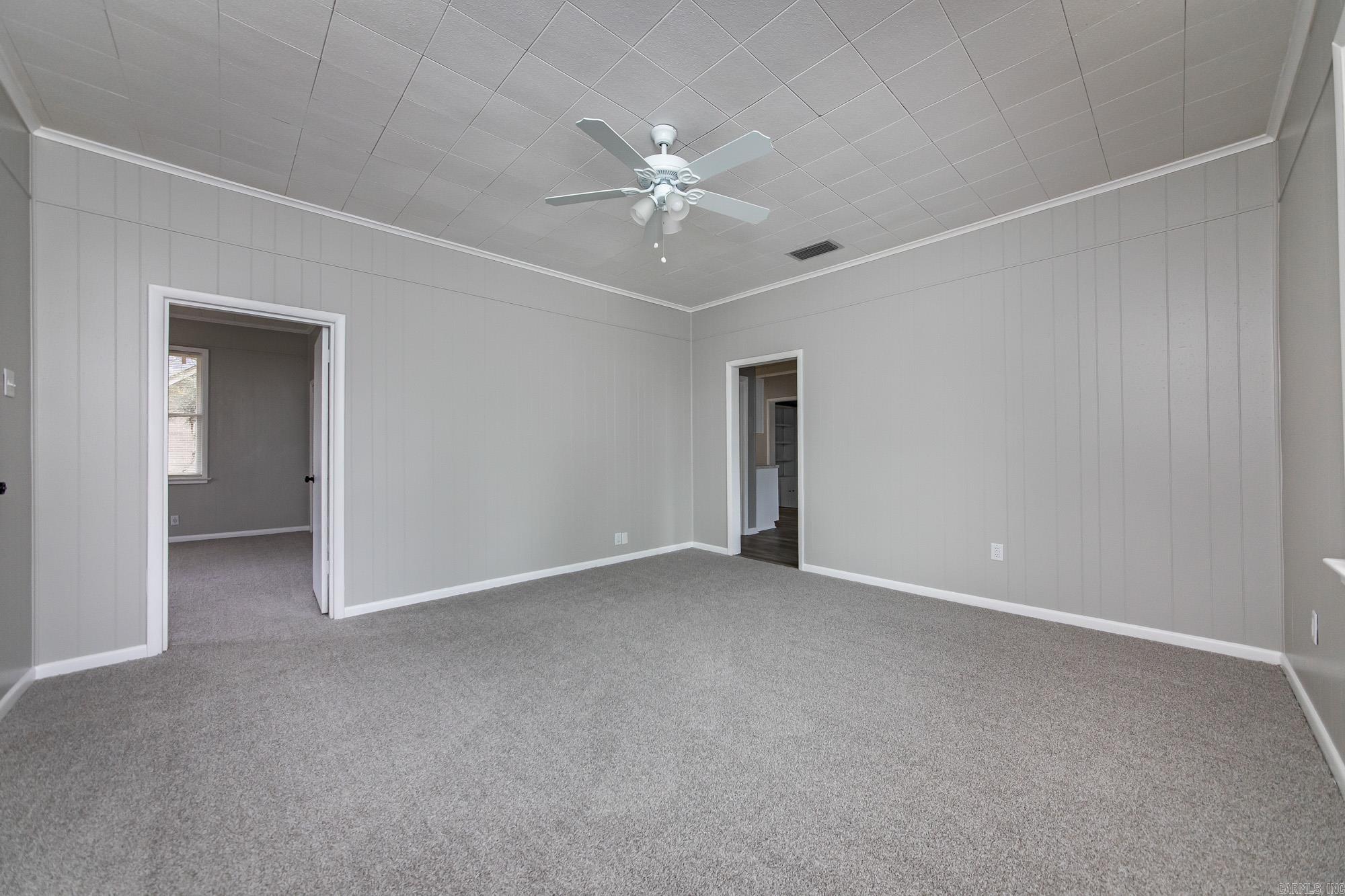 102 NE 5th  England, AR