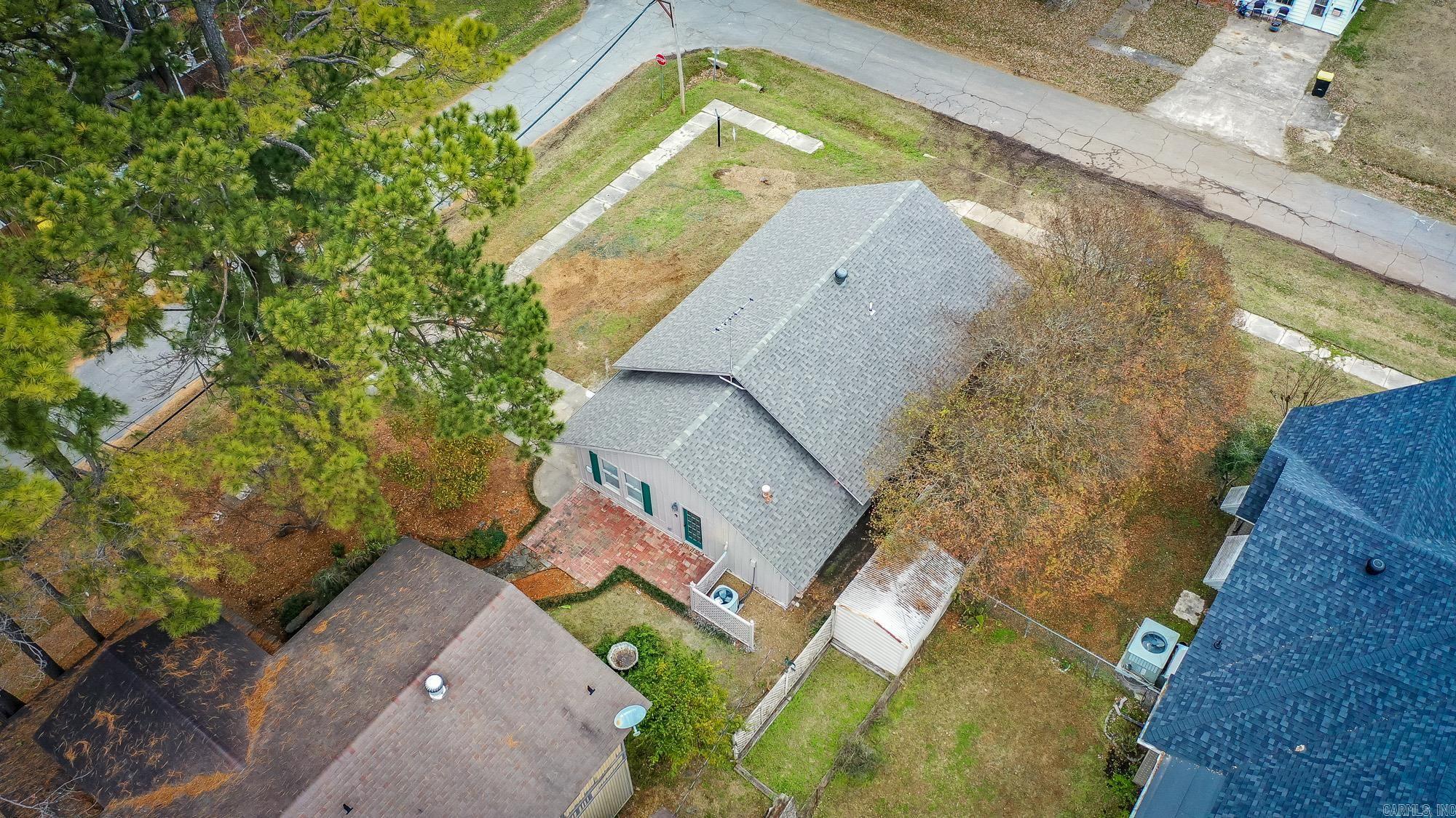 102 NE 5th  England, AR