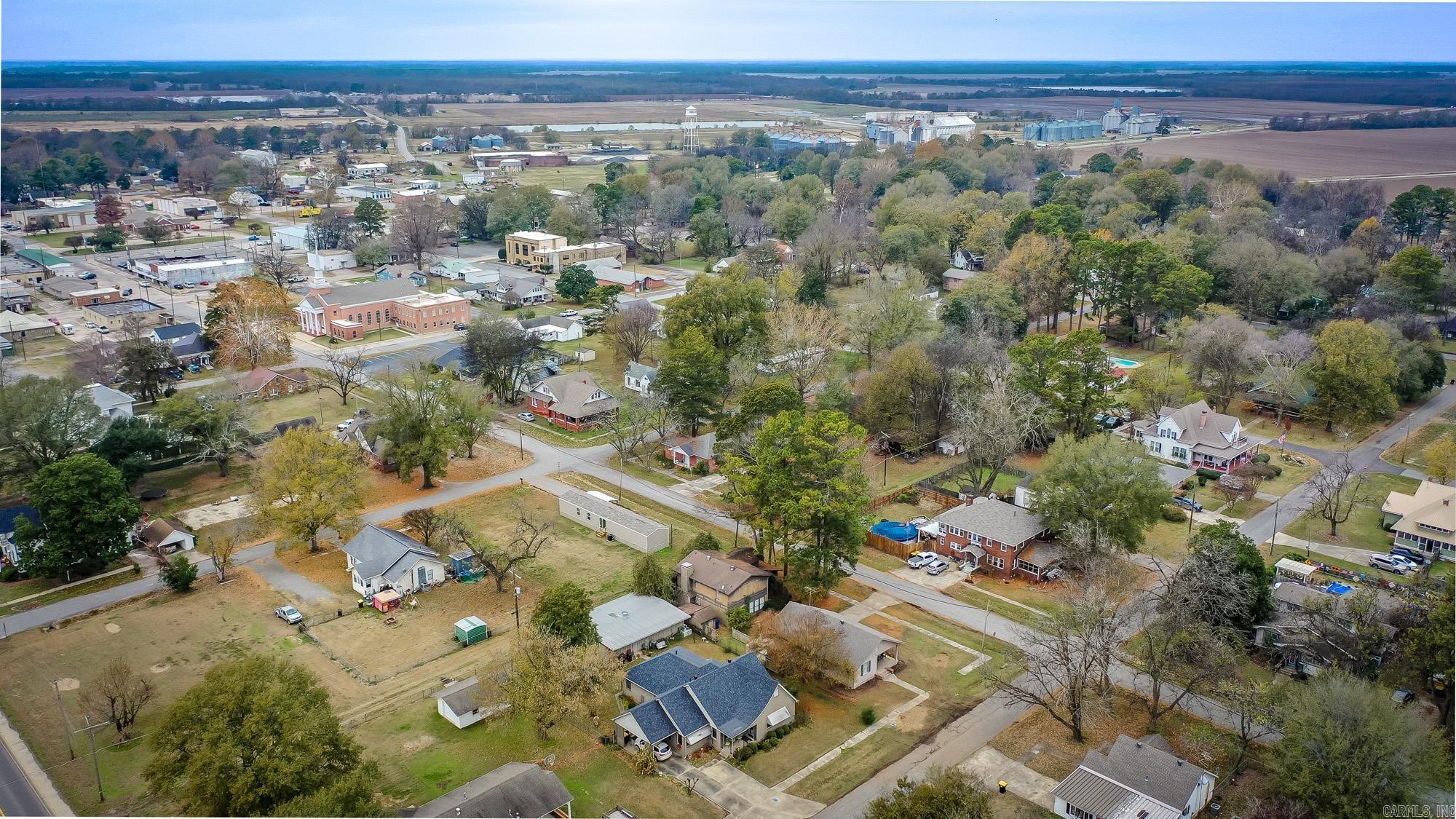 102 NE 5th  England, AR