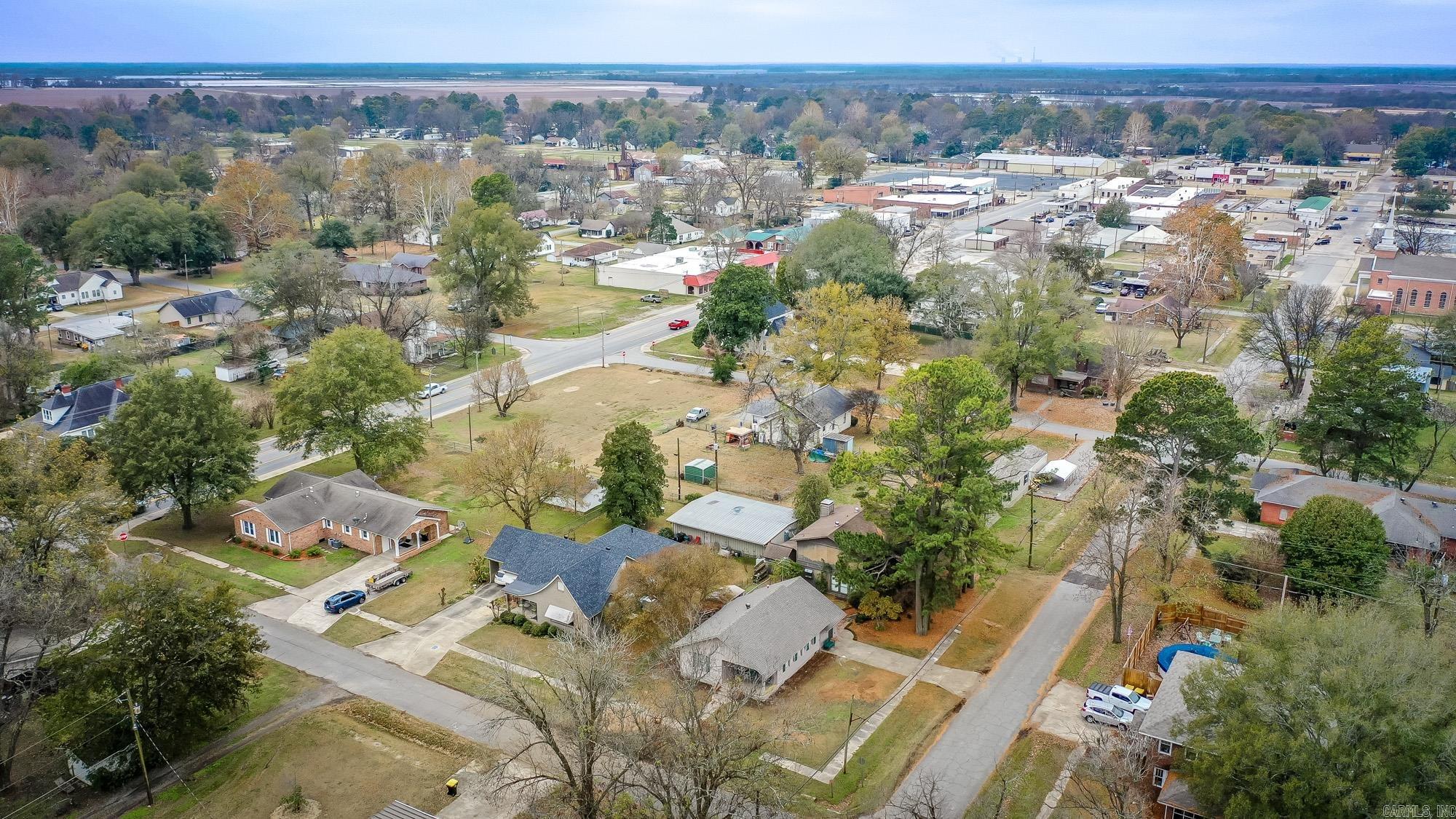 102 NE 5th  England, AR