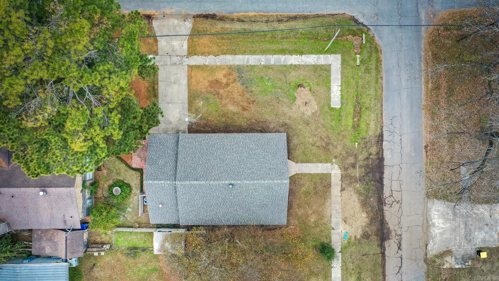 102 NE 5th  England, AR