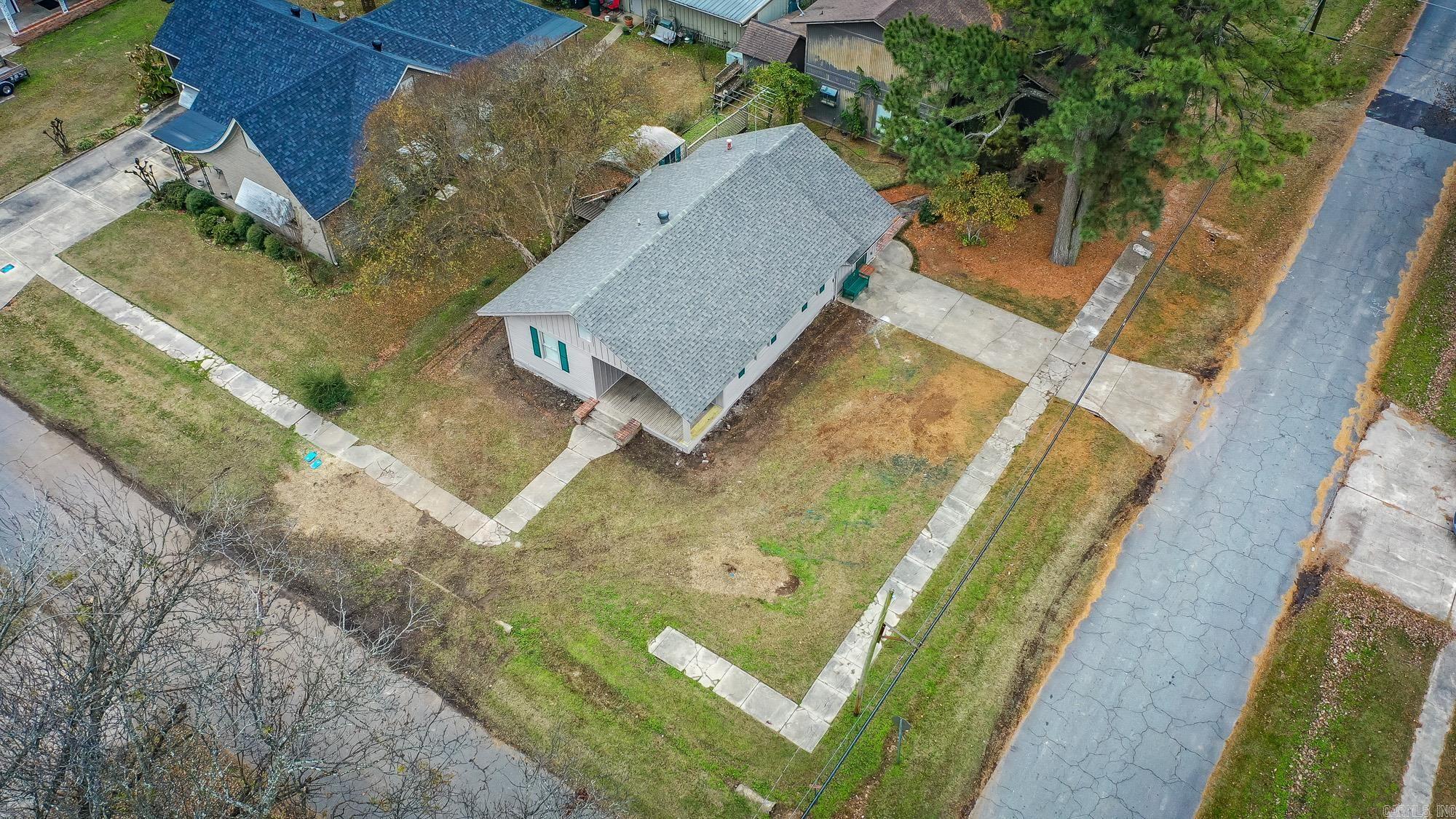 102 NE 5th  England, AR