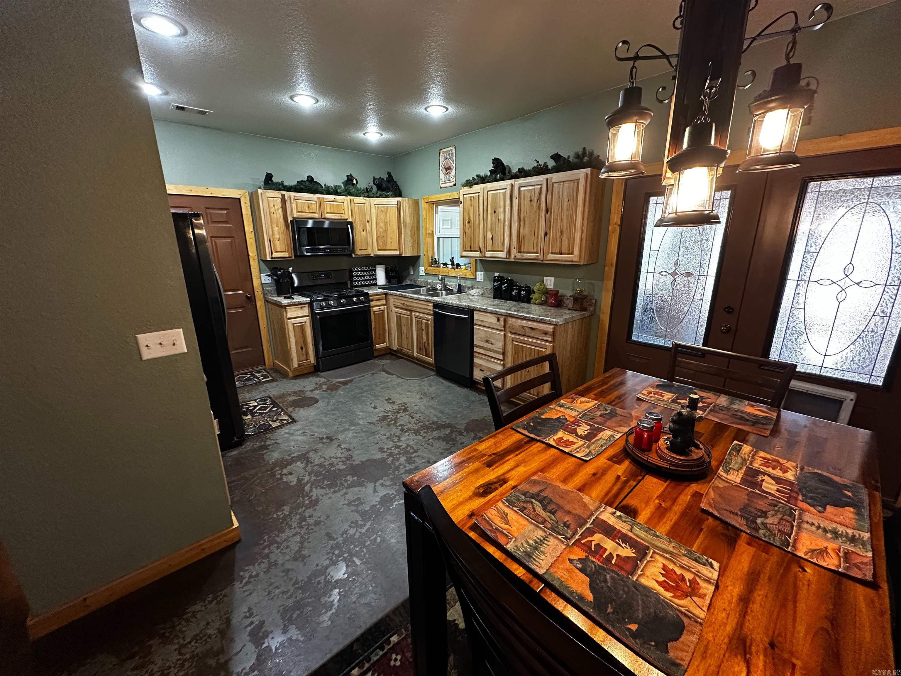 206 N Grover  Mountain View, AR