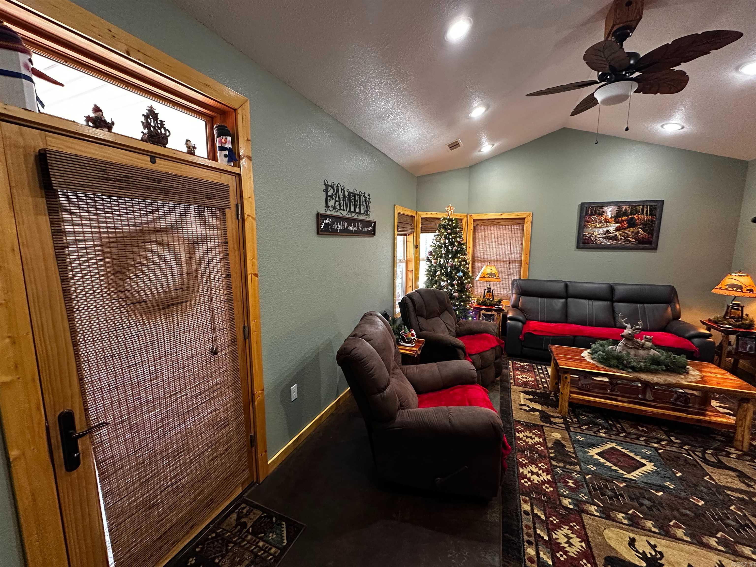 206 N Grover  Mountain View, AR