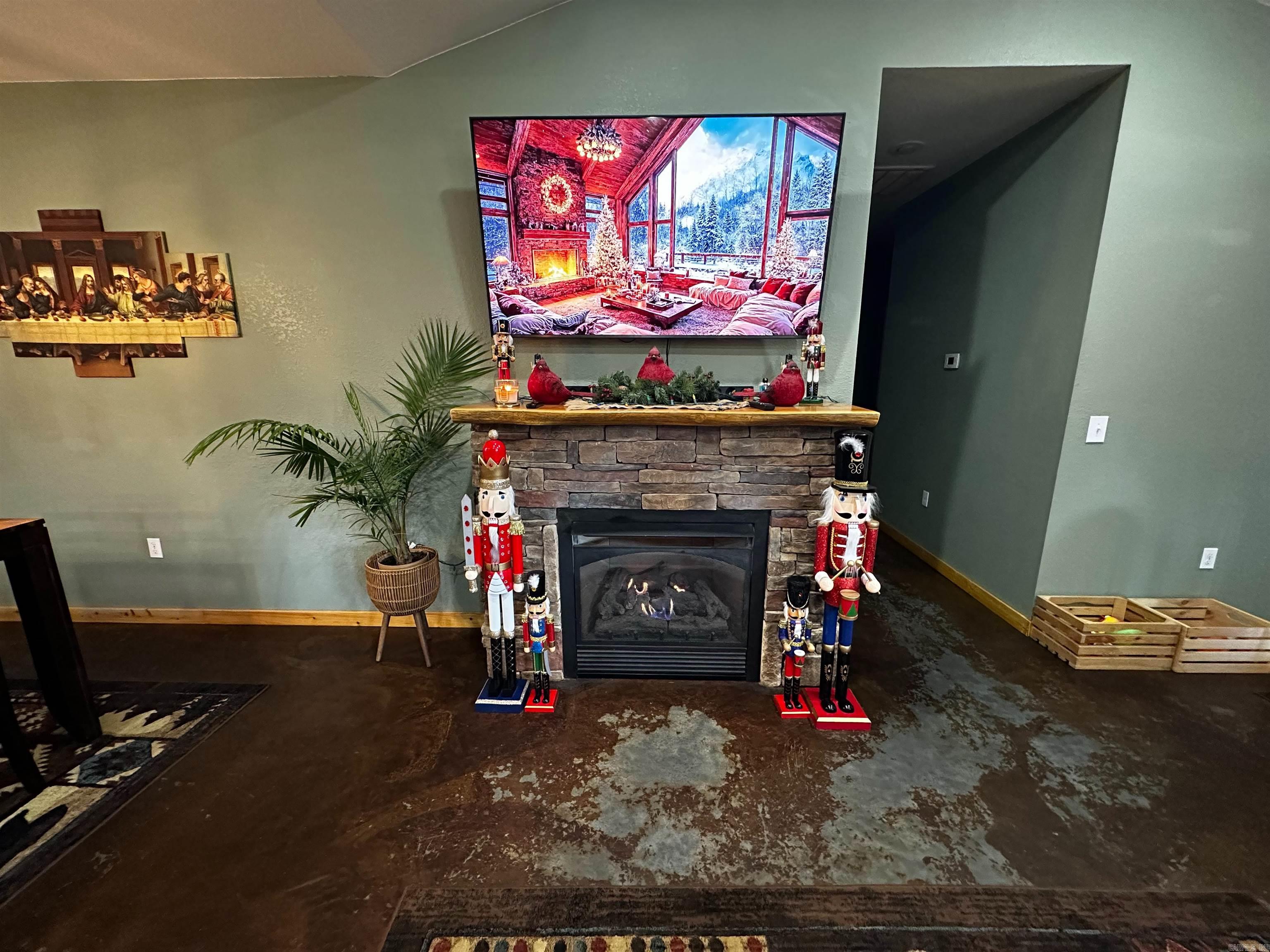 206 N Grover  Mountain View, AR