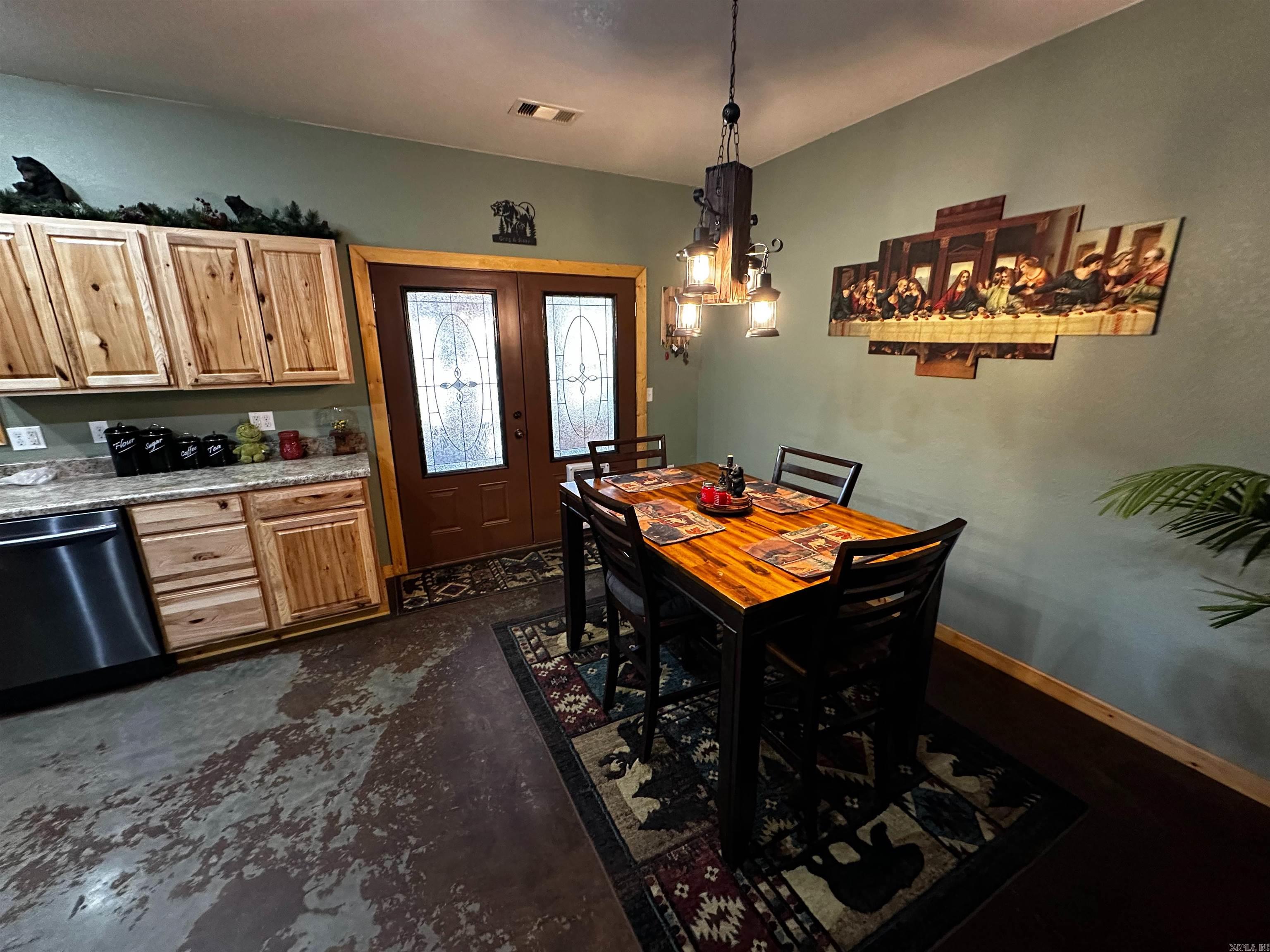 206 N Grover  Mountain View, AR