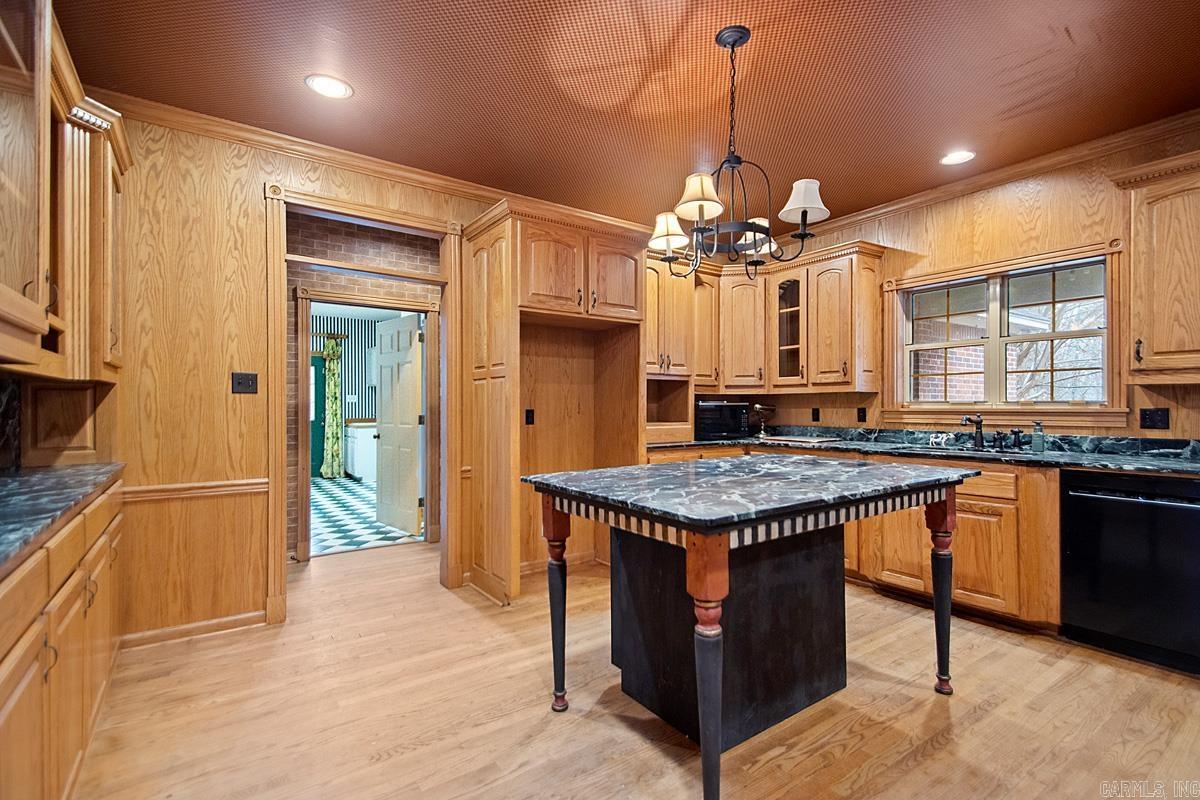 3006 Hot Springs  Benton, AR