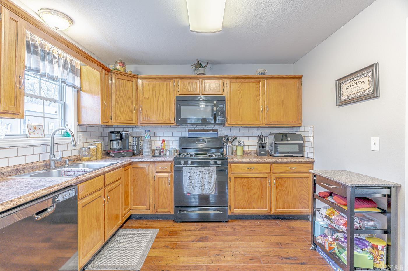 80 Circle  Evening Shade, AR