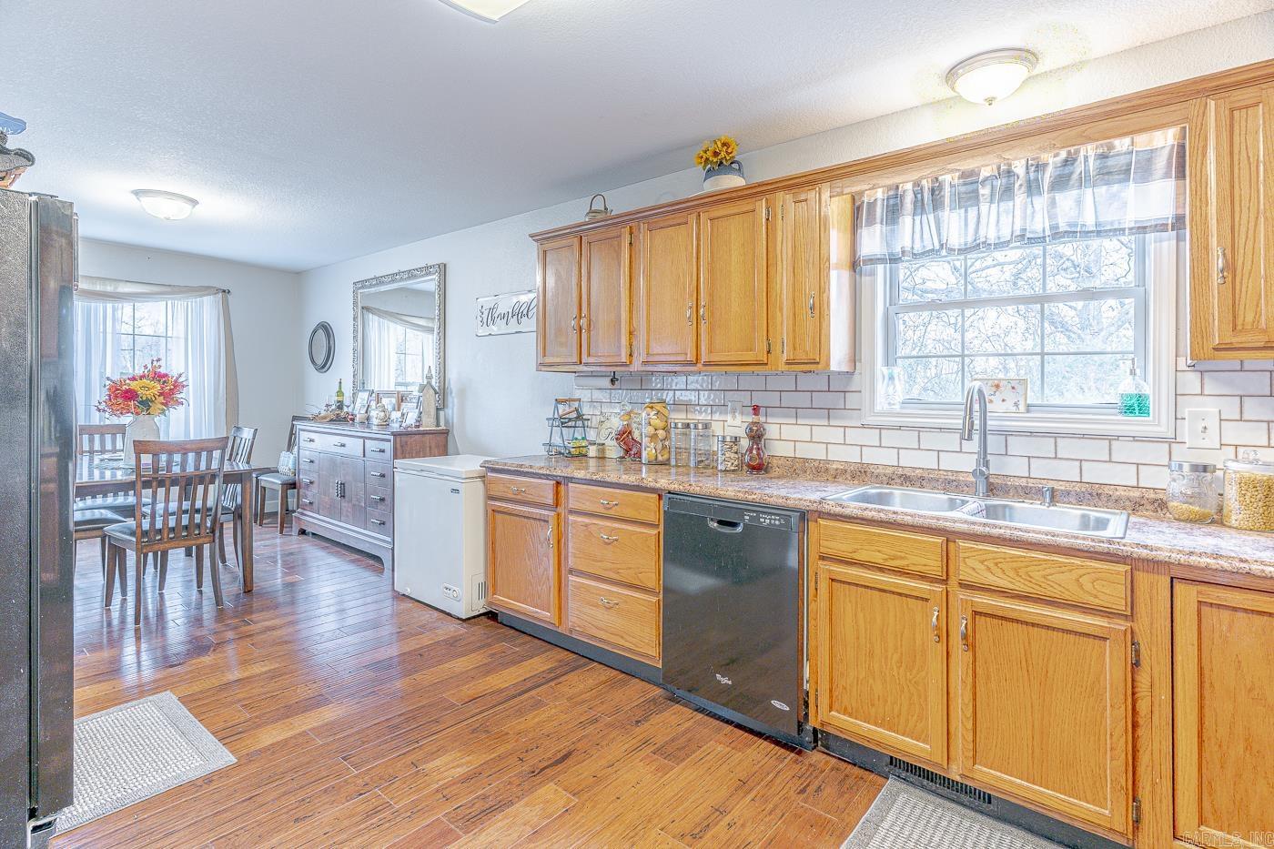 80 Circle  Evening Shade, AR