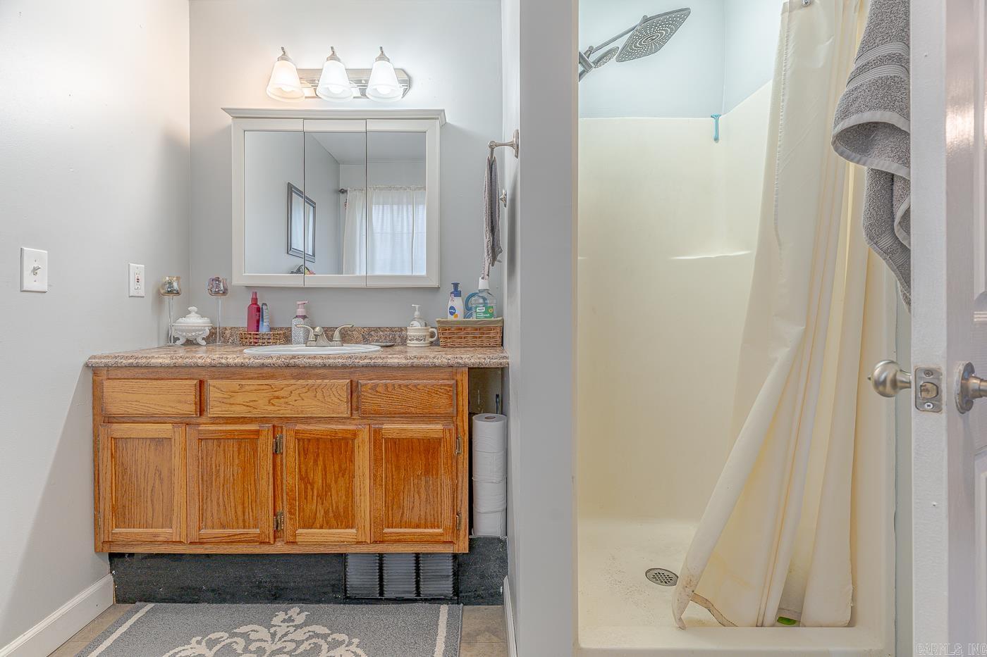 80 Circle  Evening Shade, AR