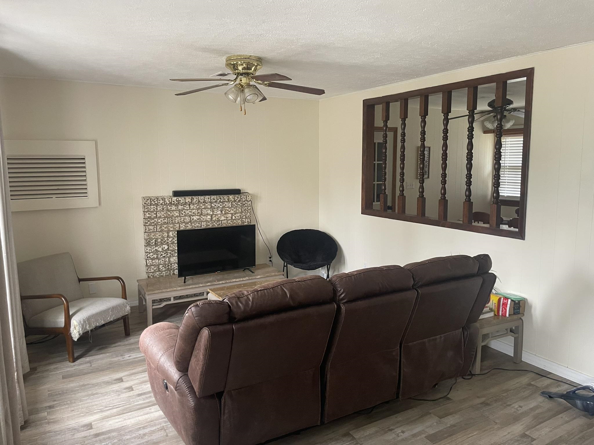 82 West Main Street  Melbourne, AR