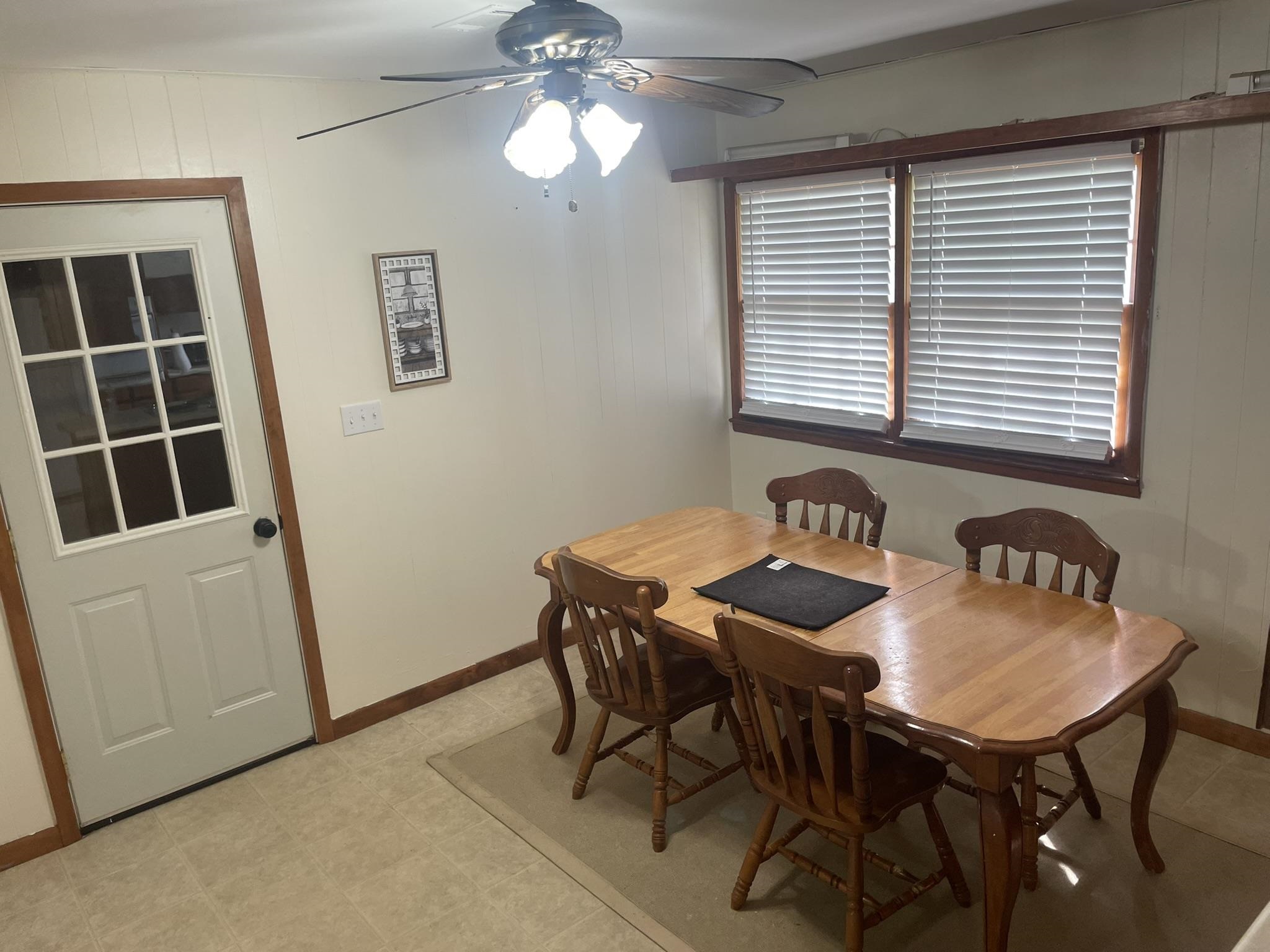 82 West Main Street  Melbourne, AR