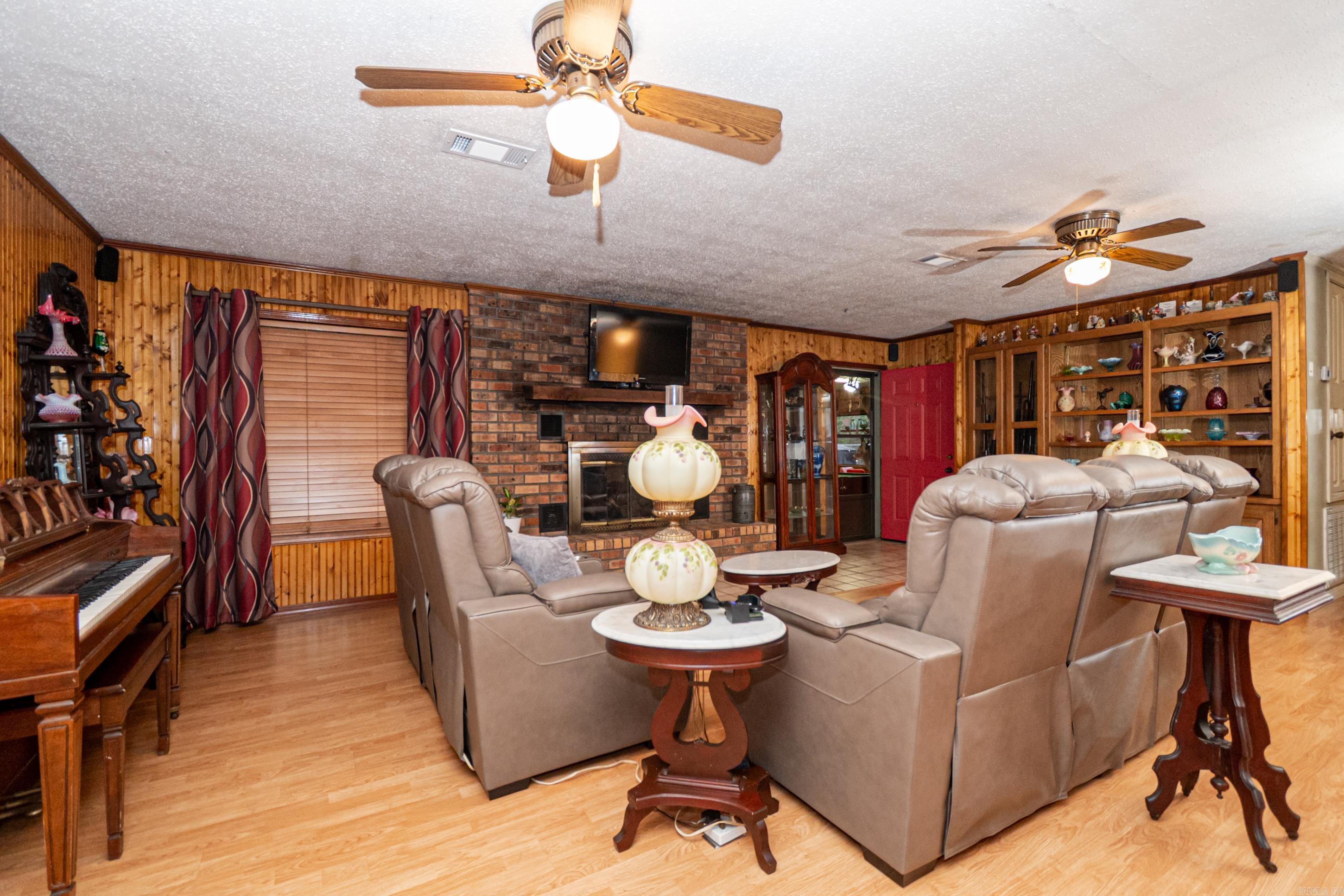 2095 N 2nd St  Felsenthal, AR