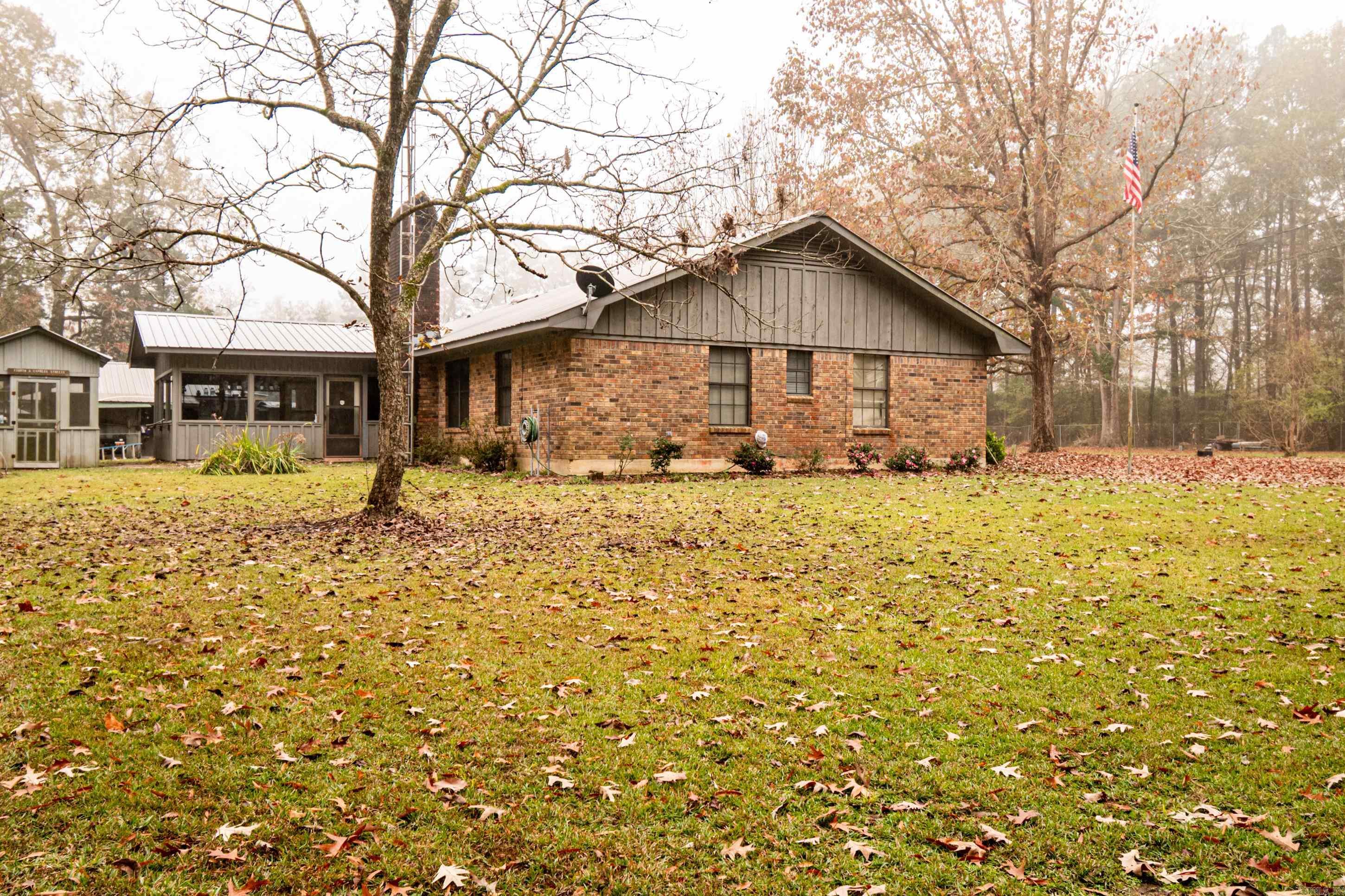 2095 N 2nd St  Felsenthal, AR