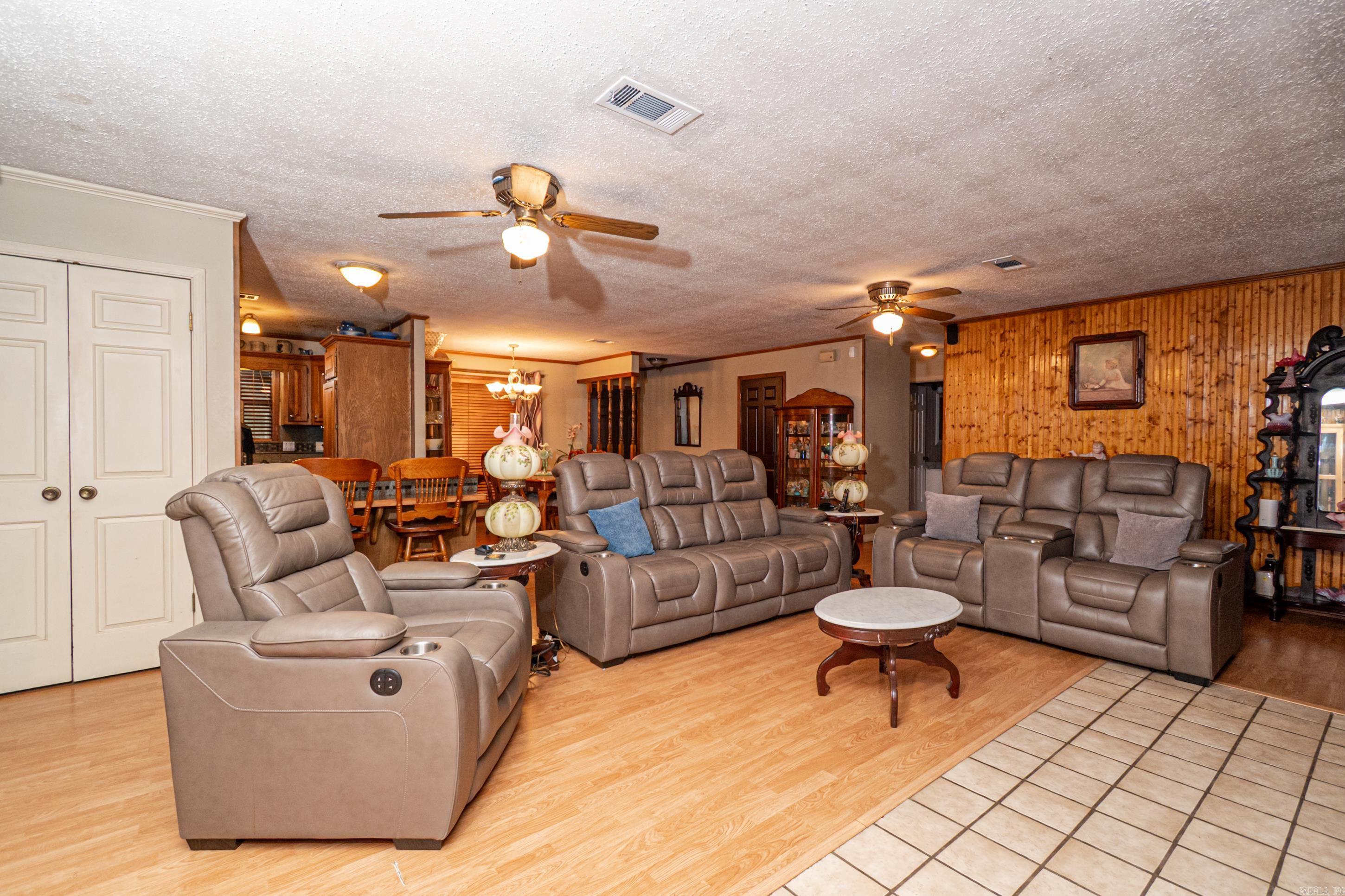 2095 N 2nd St  Felsenthal, AR