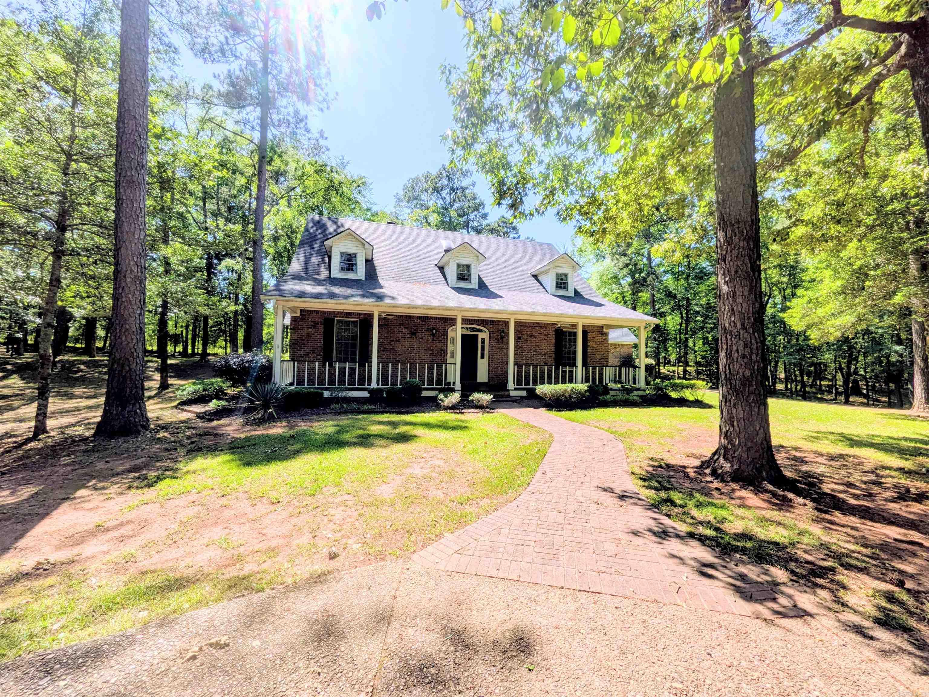 194 Cal Ray Dr. Camden, AR 71701