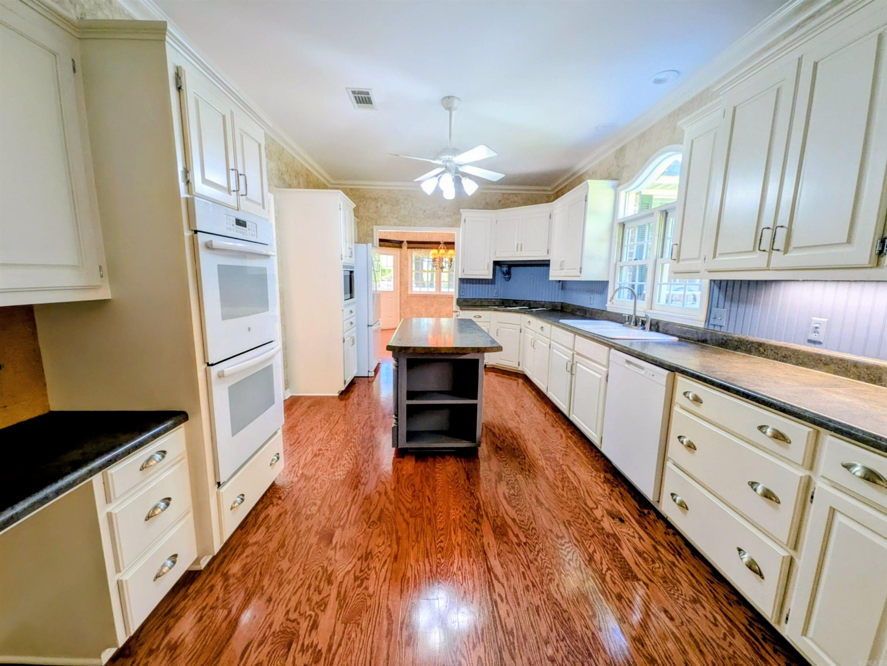 194 Cal Ray Dr. Camden, AR 71701