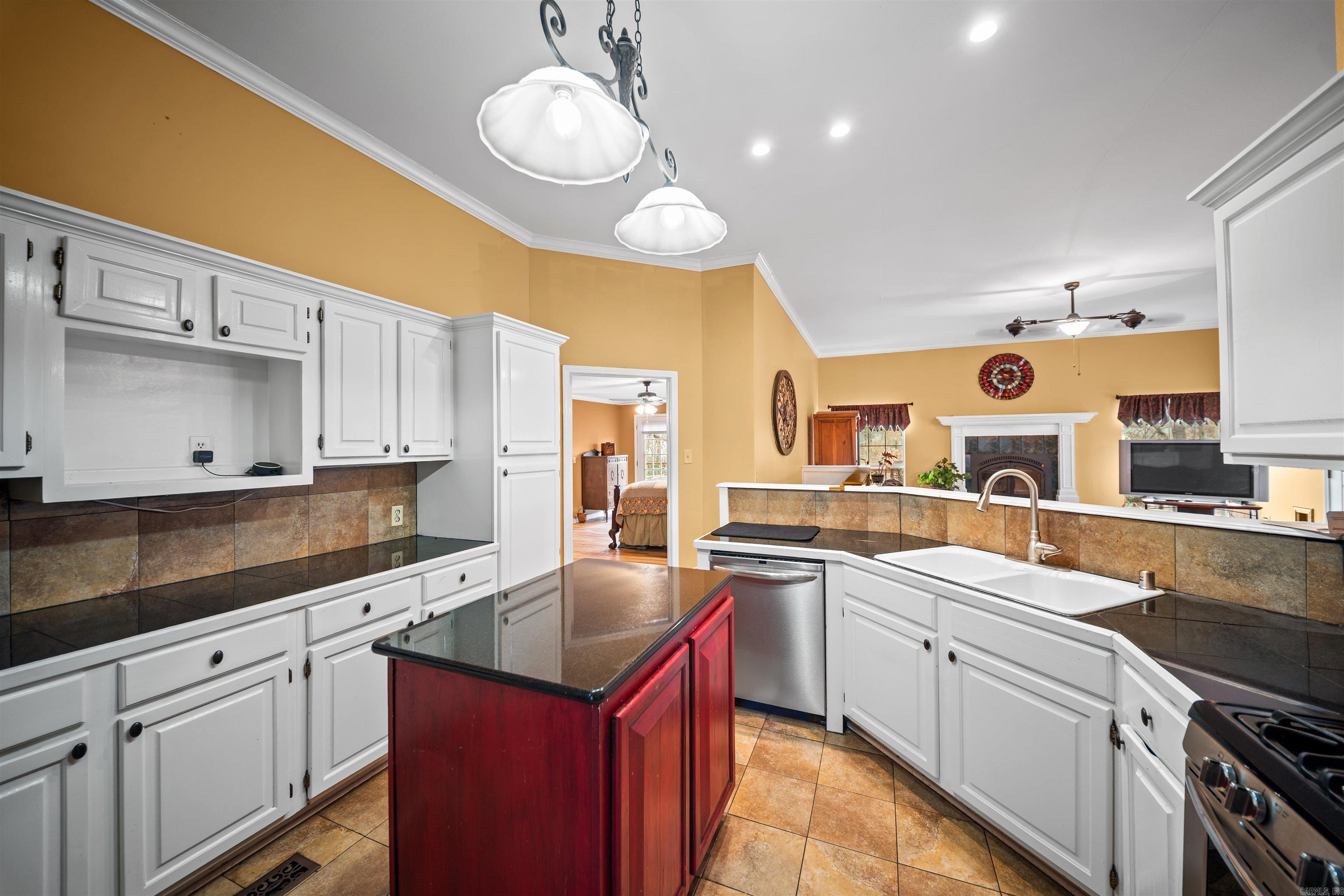 3322 QUAIL LN  Benton, AR