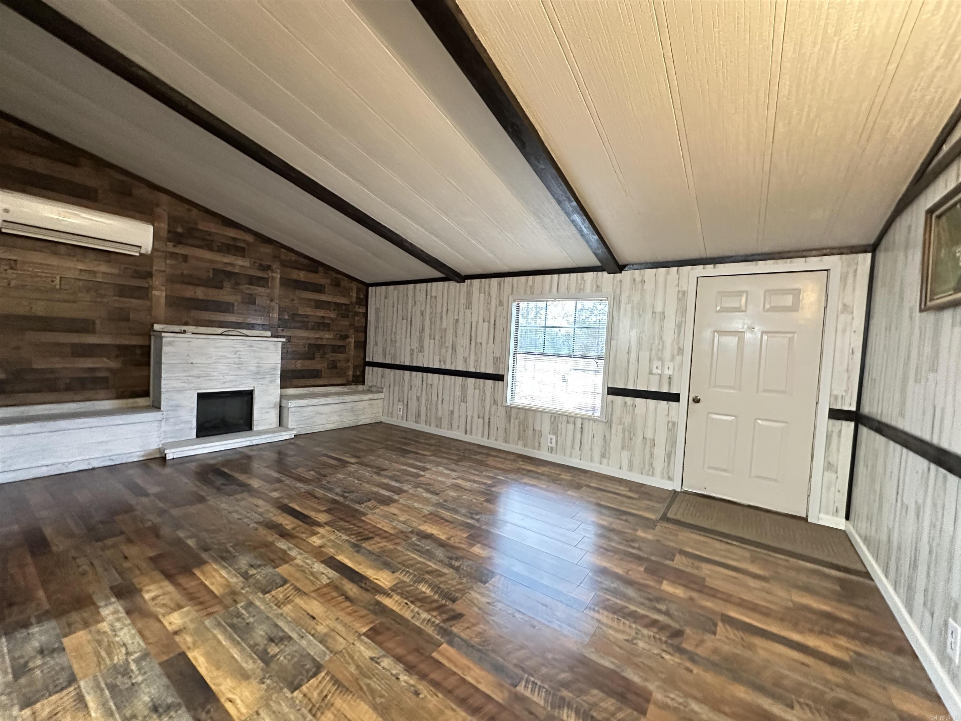 1573 Highway 294  Lonoke, AR