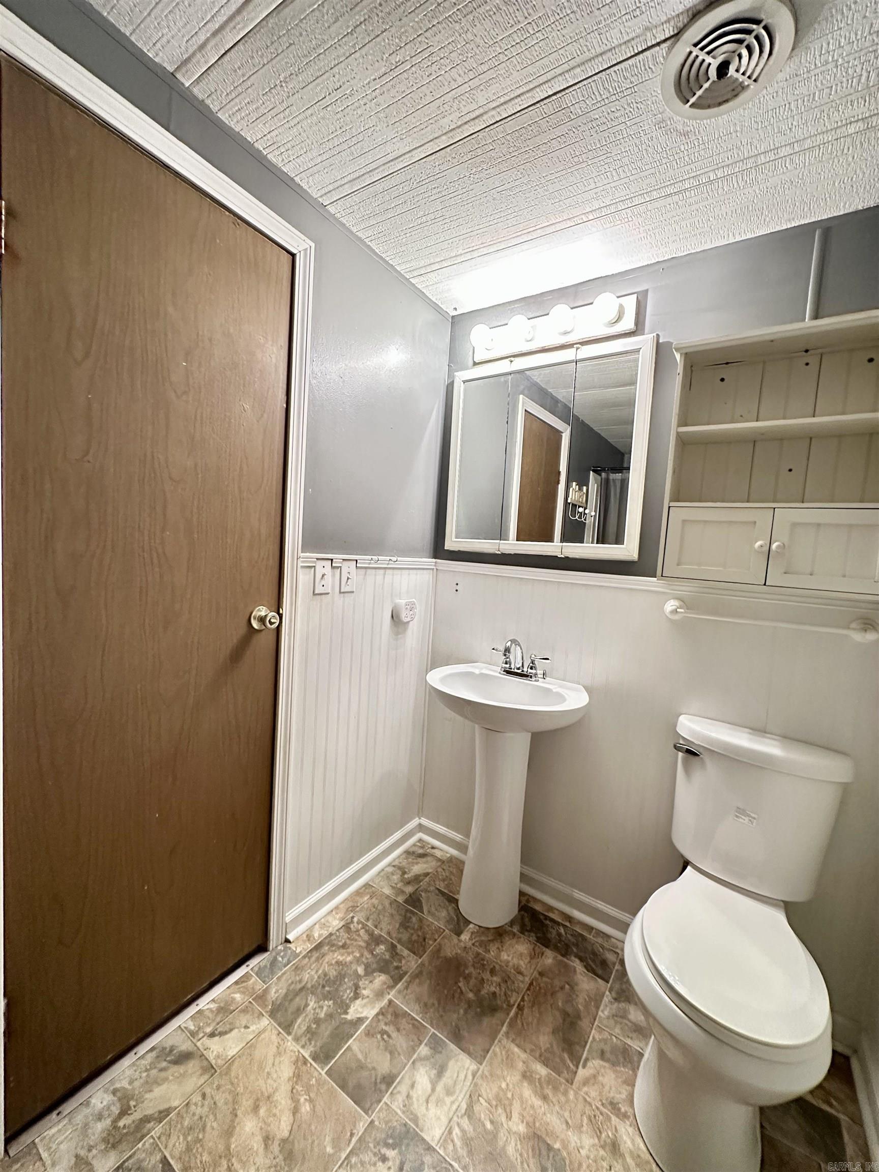 1573 Highway 294  Lonoke, AR