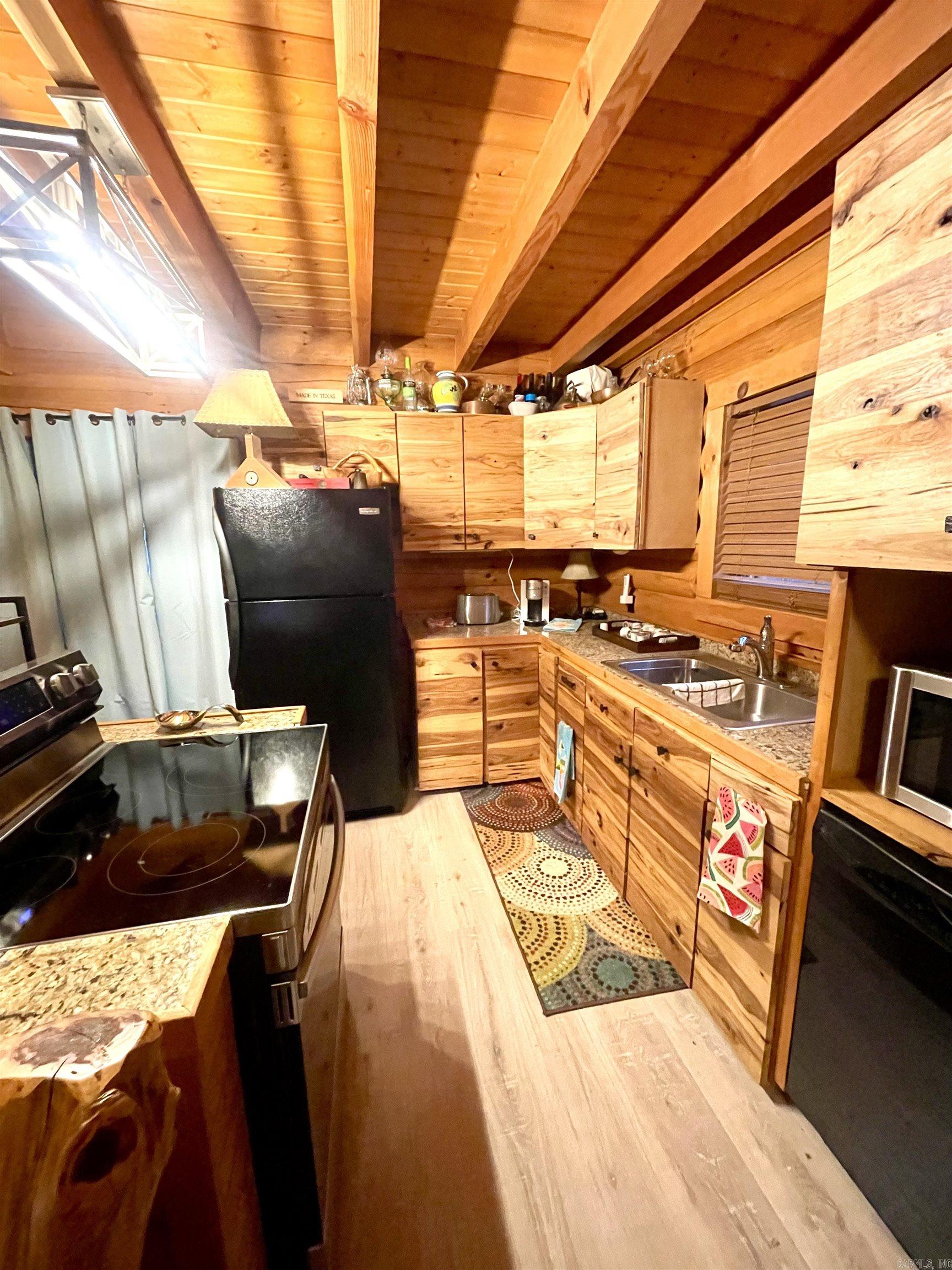 6 Holley Rd.  Edgemont, AR