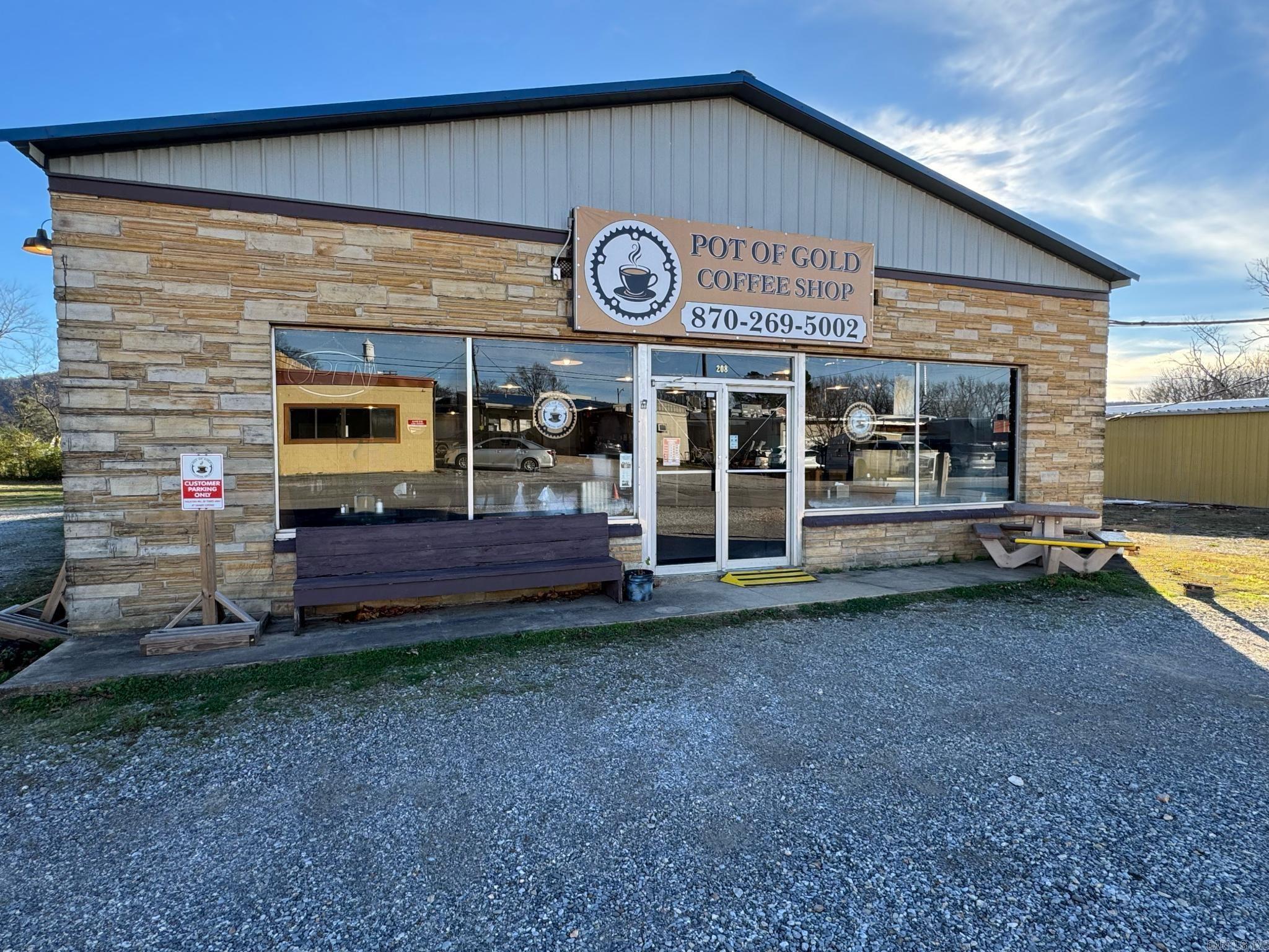 208 W Jefferson St  Mountain View, AR