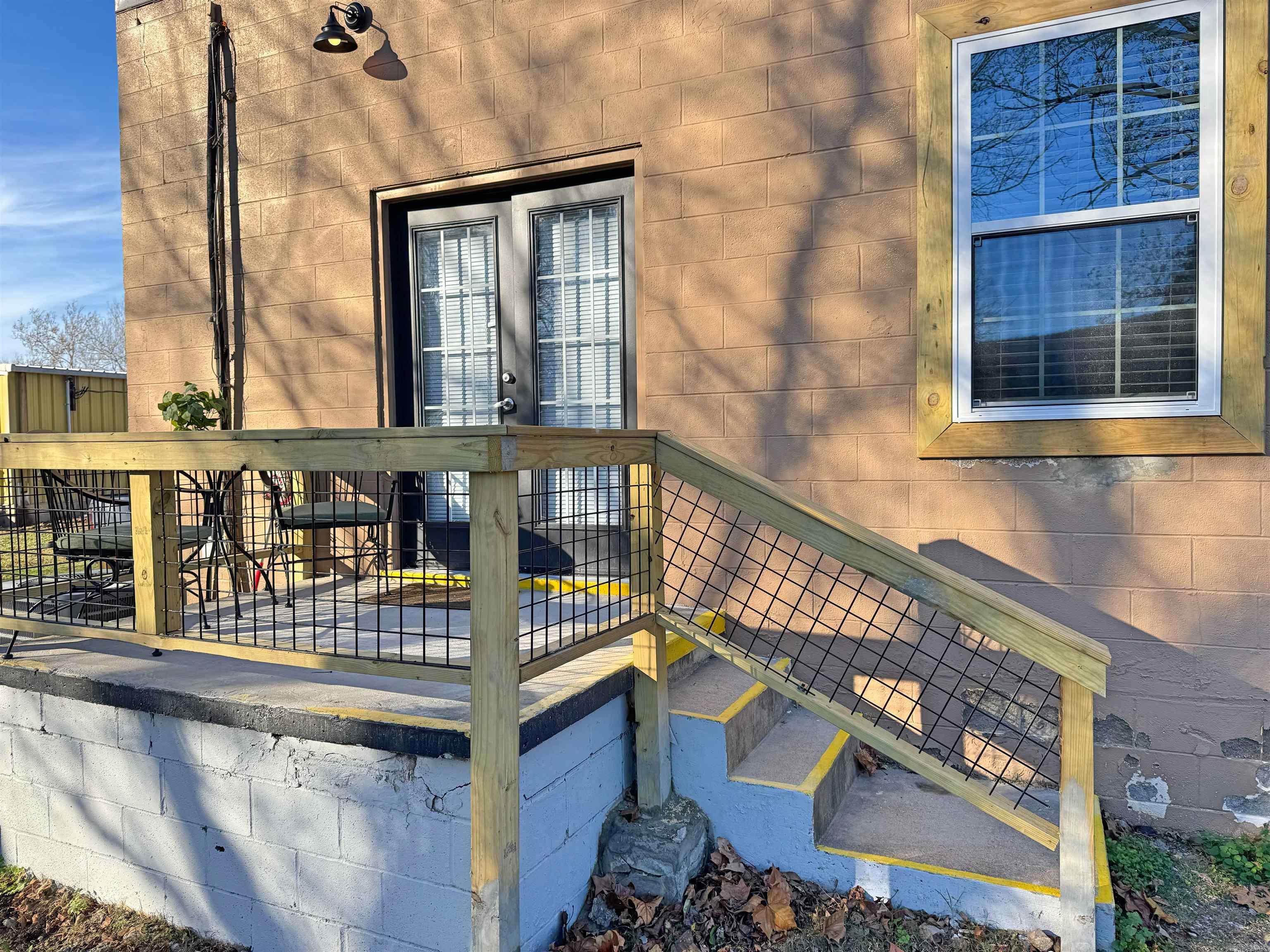 208 W Jefferson St  Mountain View, AR