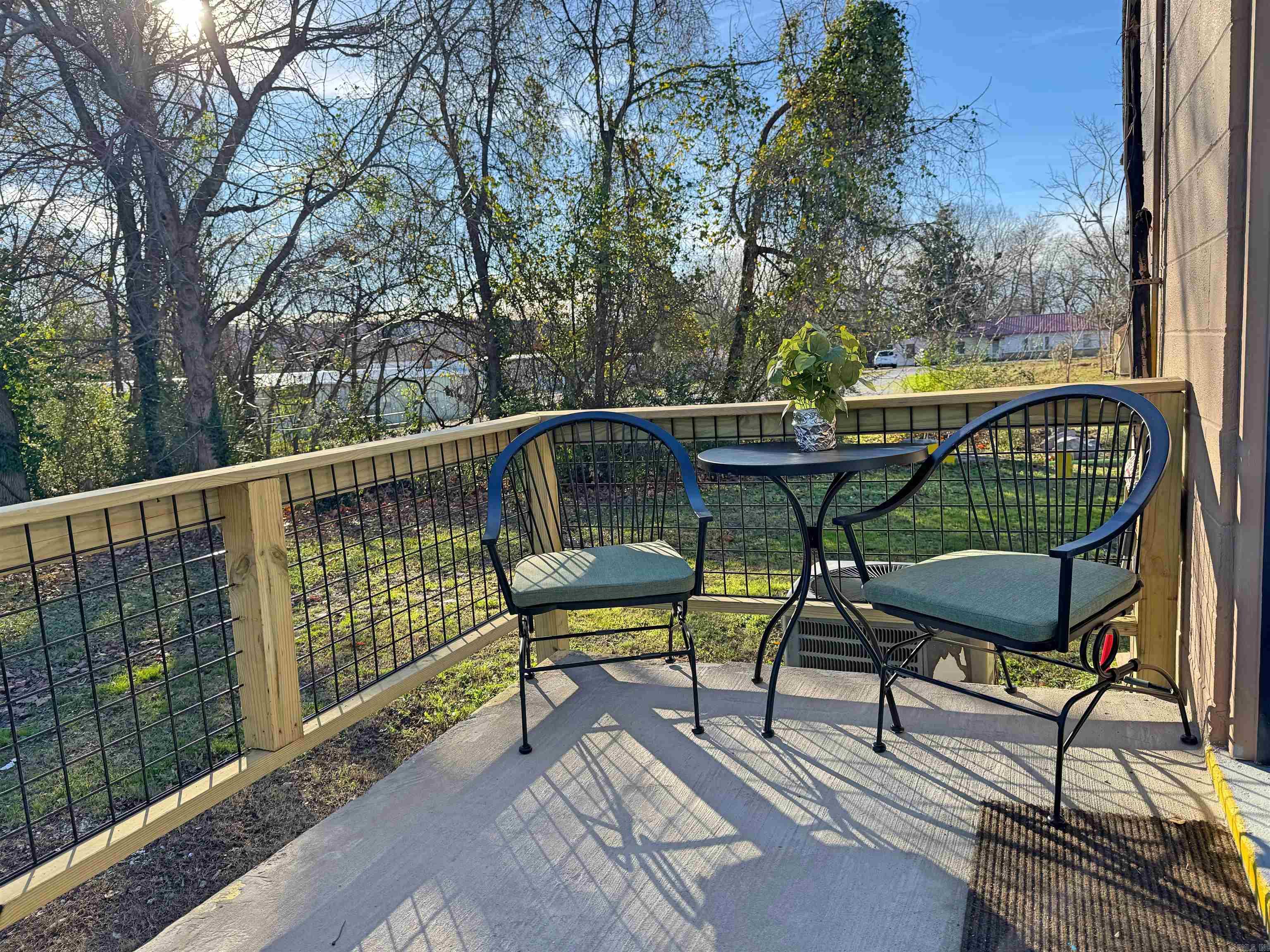 208 W Jefferson St  Mountain View, AR