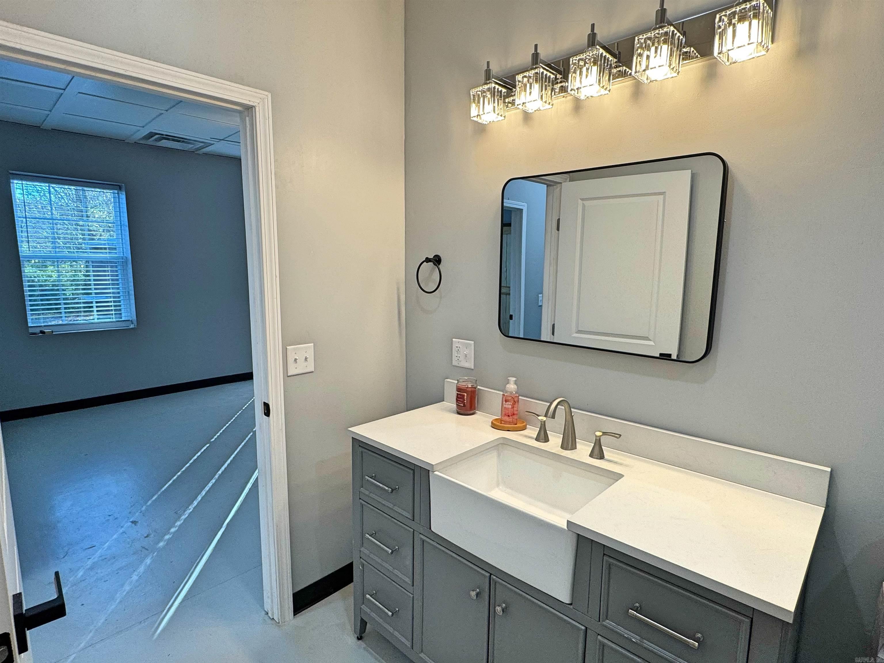 208 W Jefferson St  Mountain View, AR