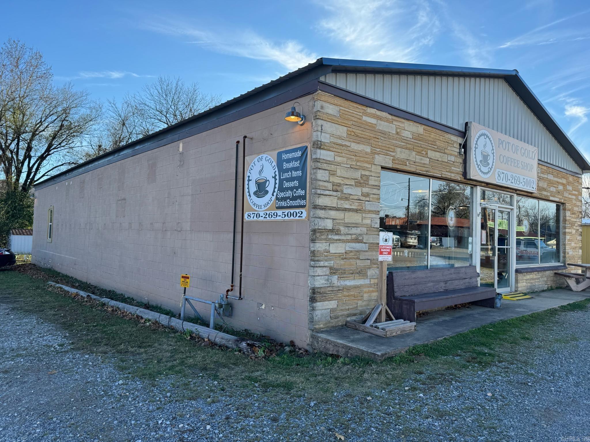 208 W Jefferson St  Mountain View, AR