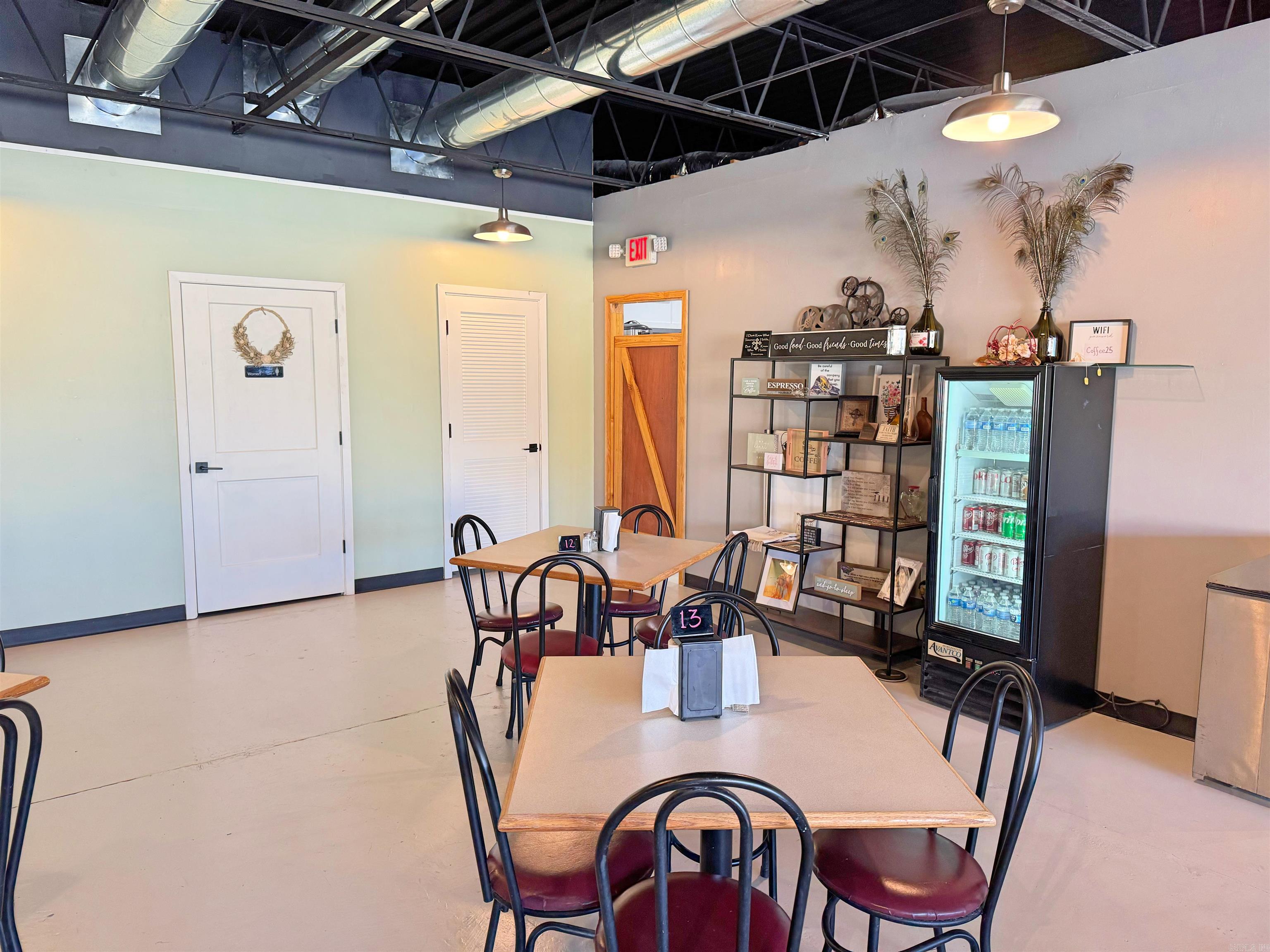 208 W Jefferson St  Mountain View, AR