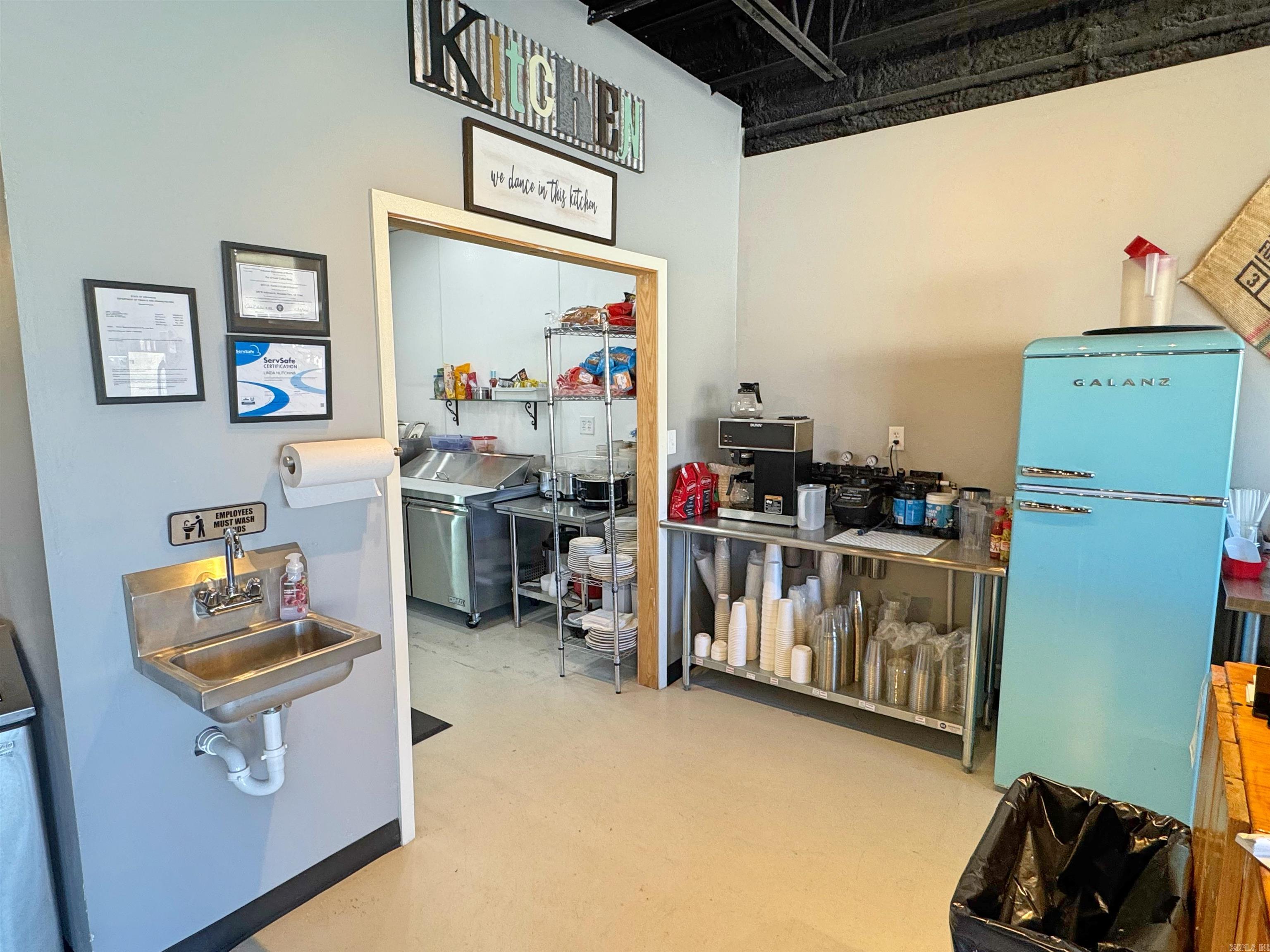 208 W Jefferson St  Mountain View, AR