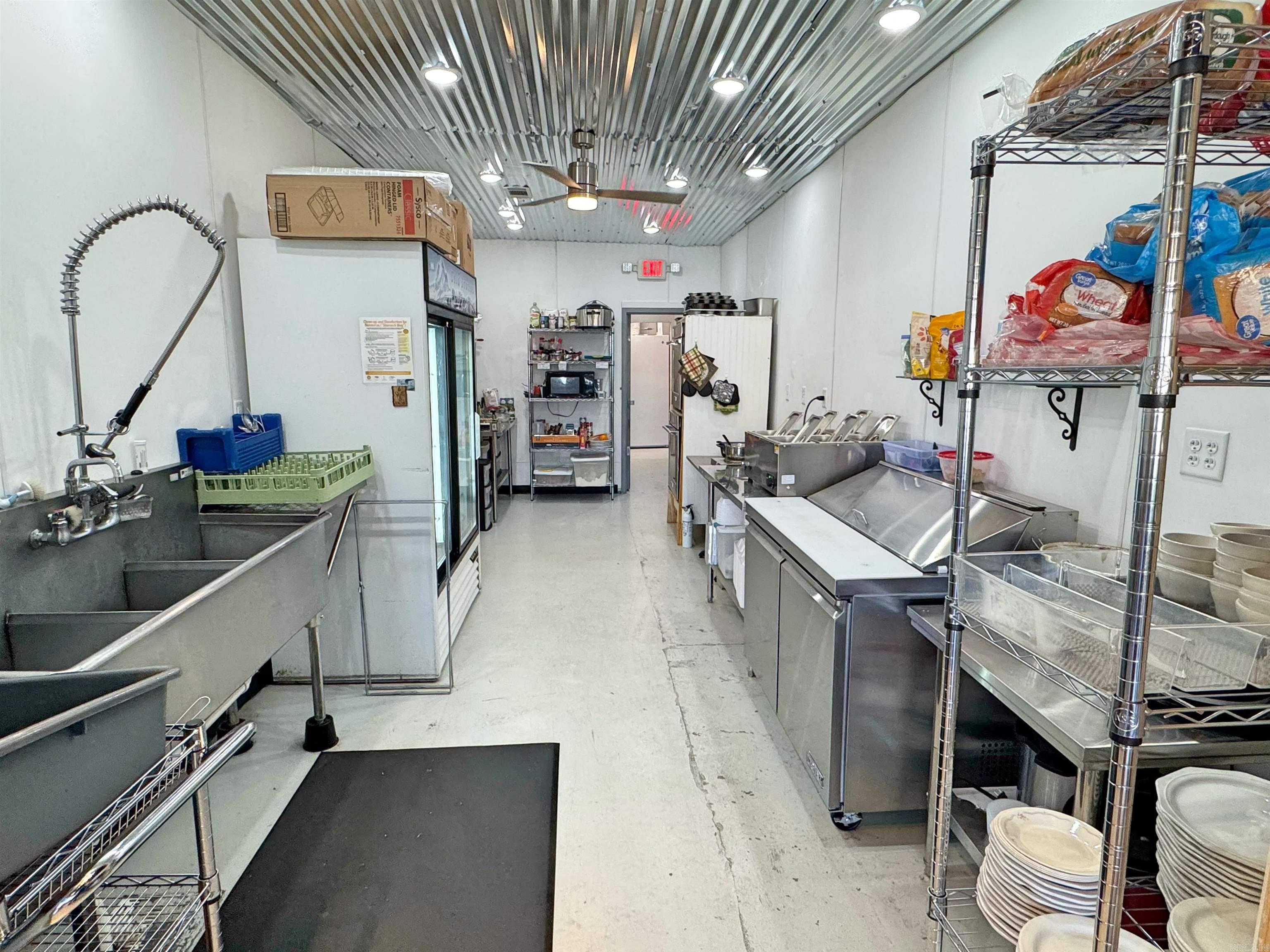 208 W Jefferson St  Mountain View, AR