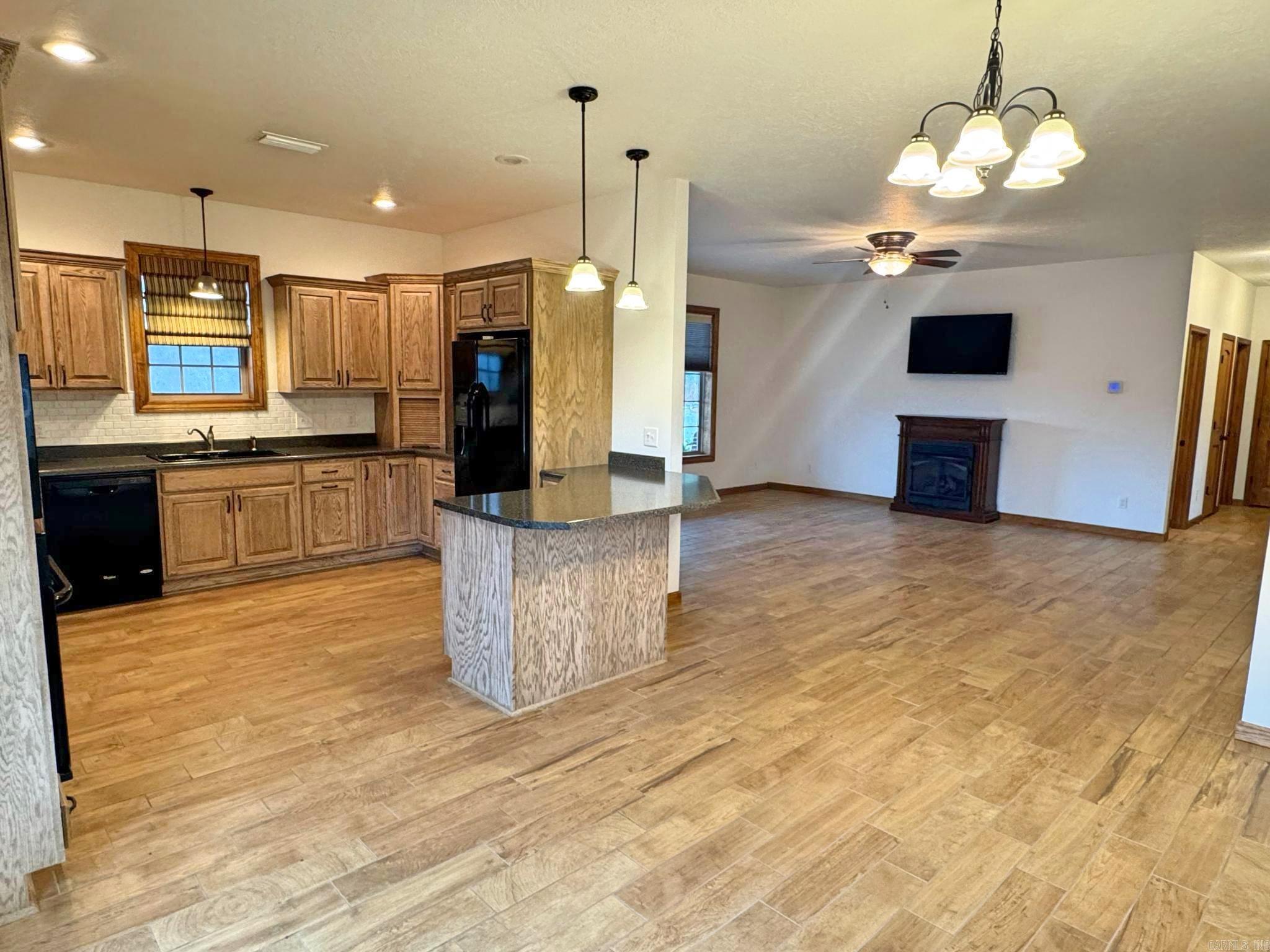 8465 Herpel Rd  Mountain View, AR