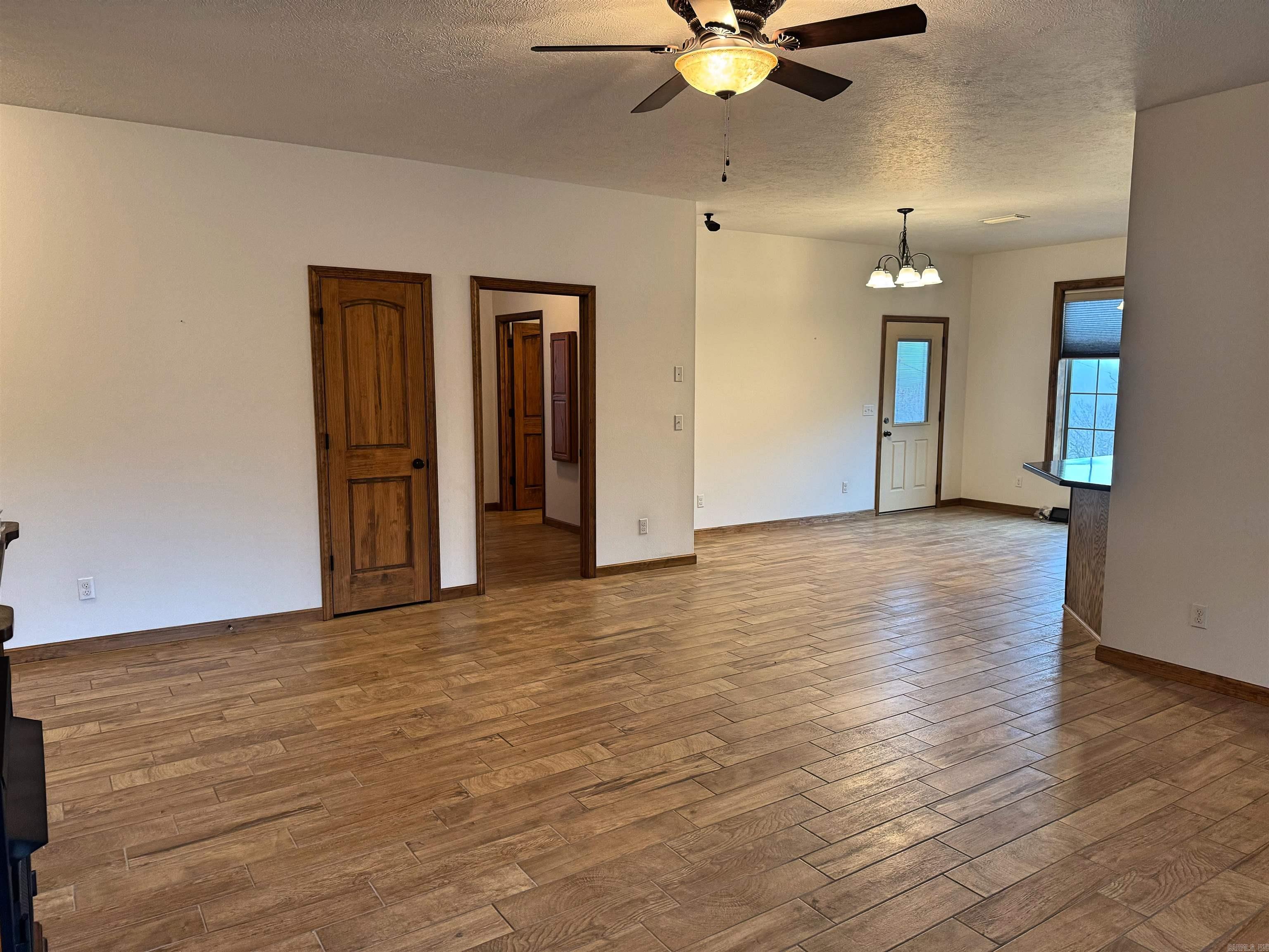 8465 Herpel Rd  Mountain View, AR