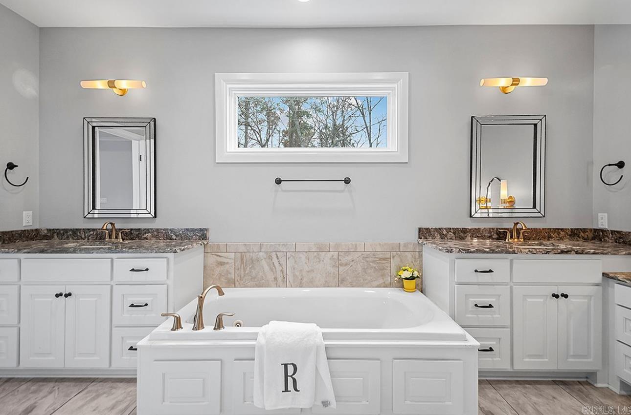 517 Creekside  Bryant, AR