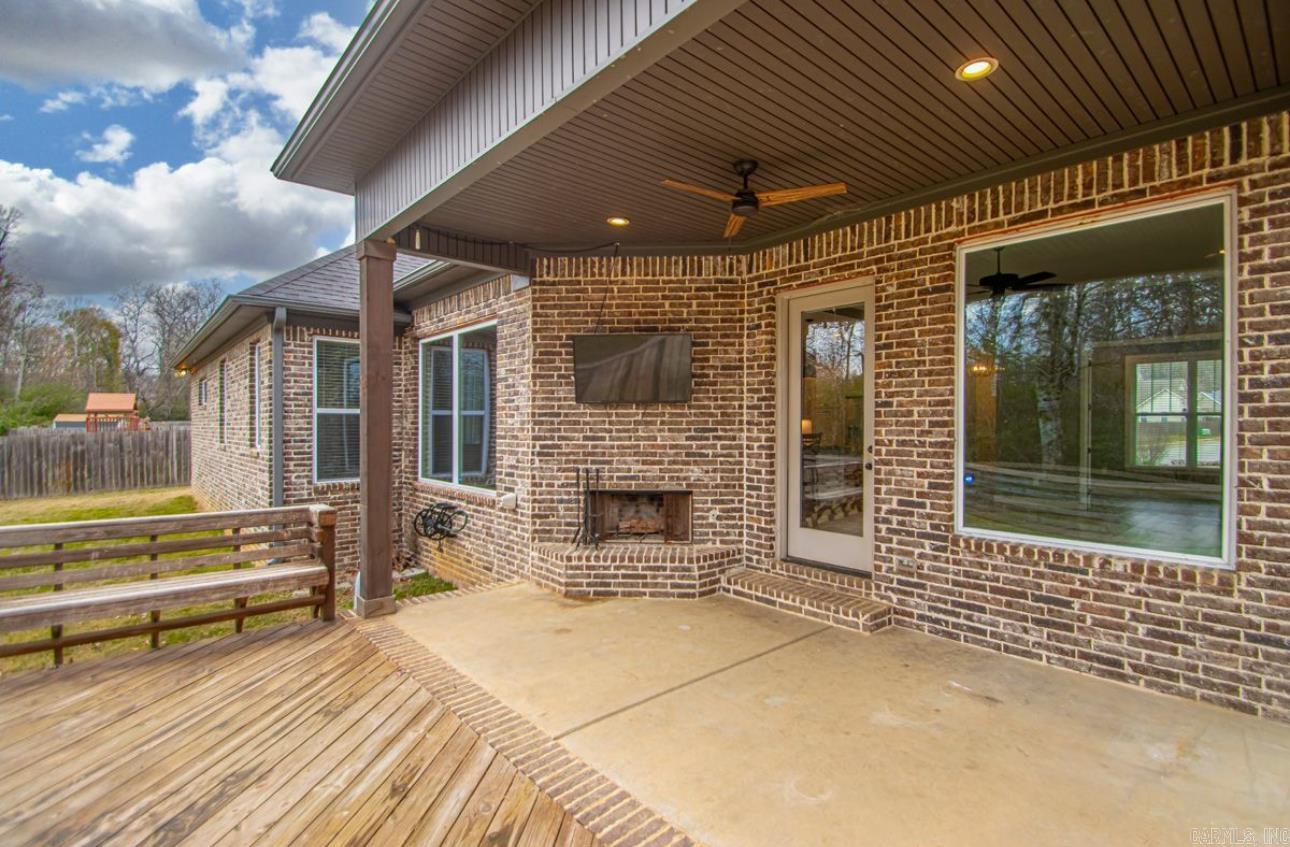 517 Creekside  Bryant, AR