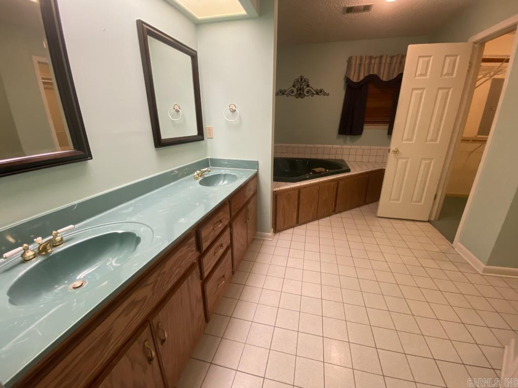 195 Oakwood 195 Oakwood Cirle Horseshoe Lake AR Horseshoe Lake, AR