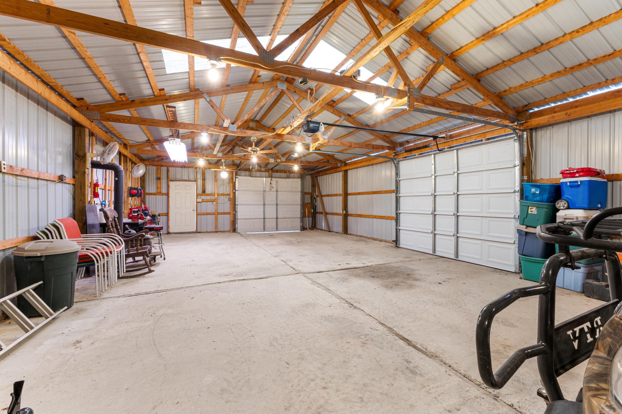 305 MC 138  Oakland, AR