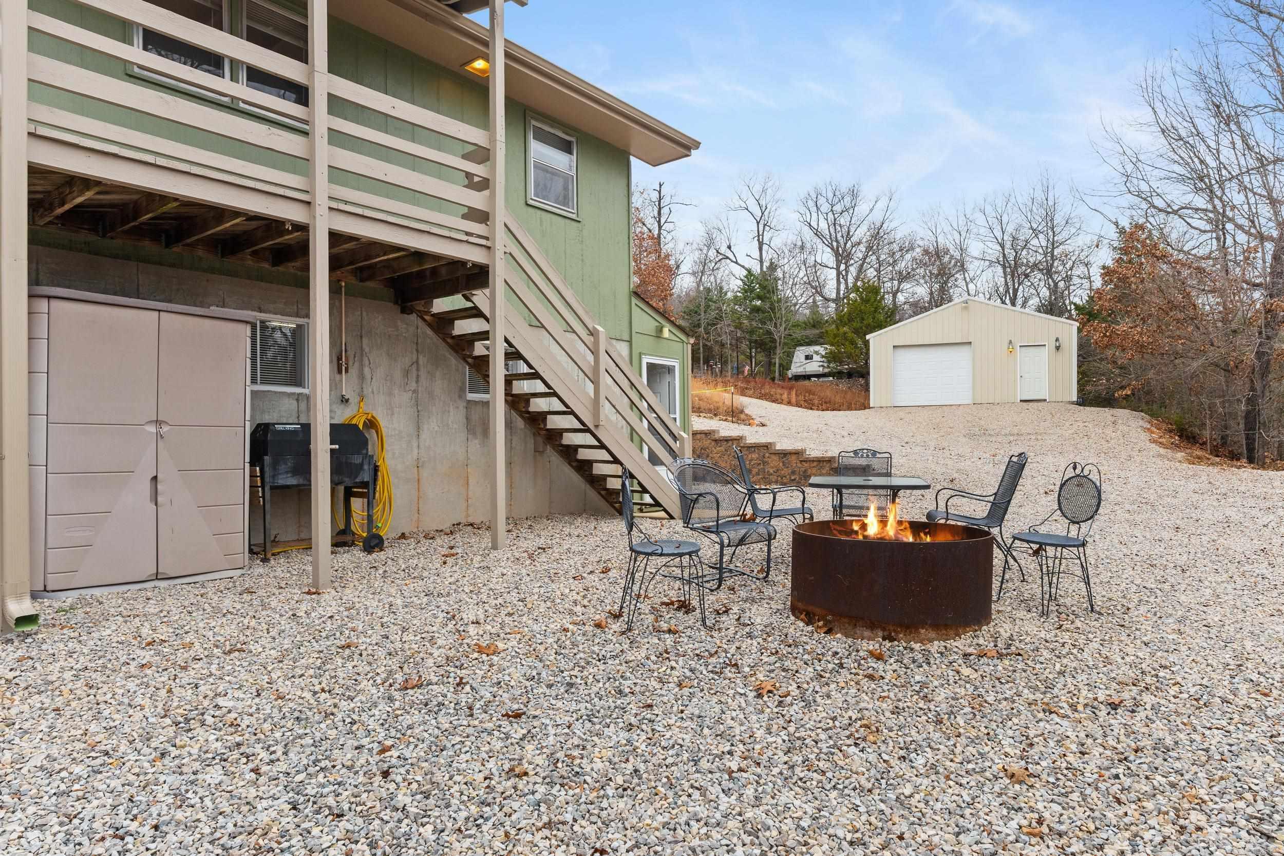 305 MC 138  Oakland, AR