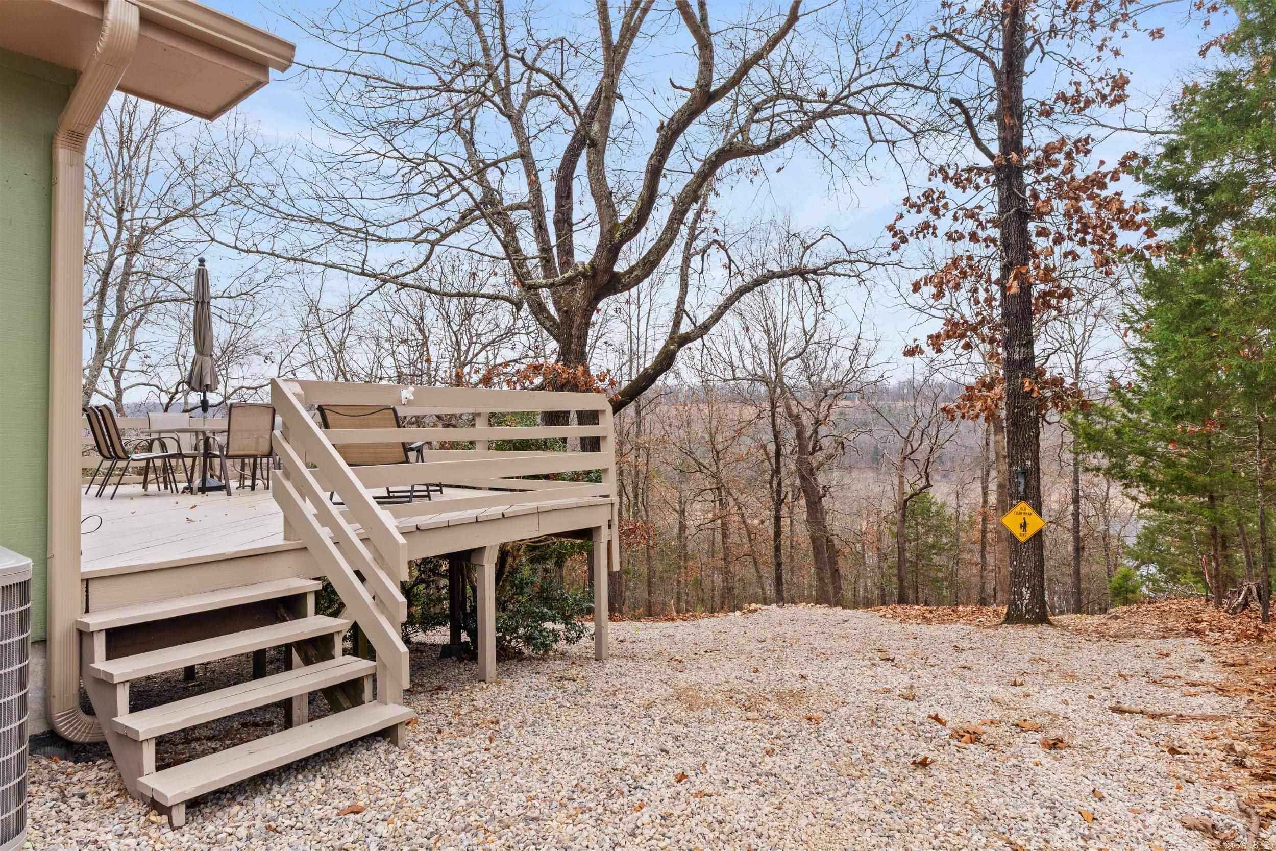 305 MC 138  Oakland, AR