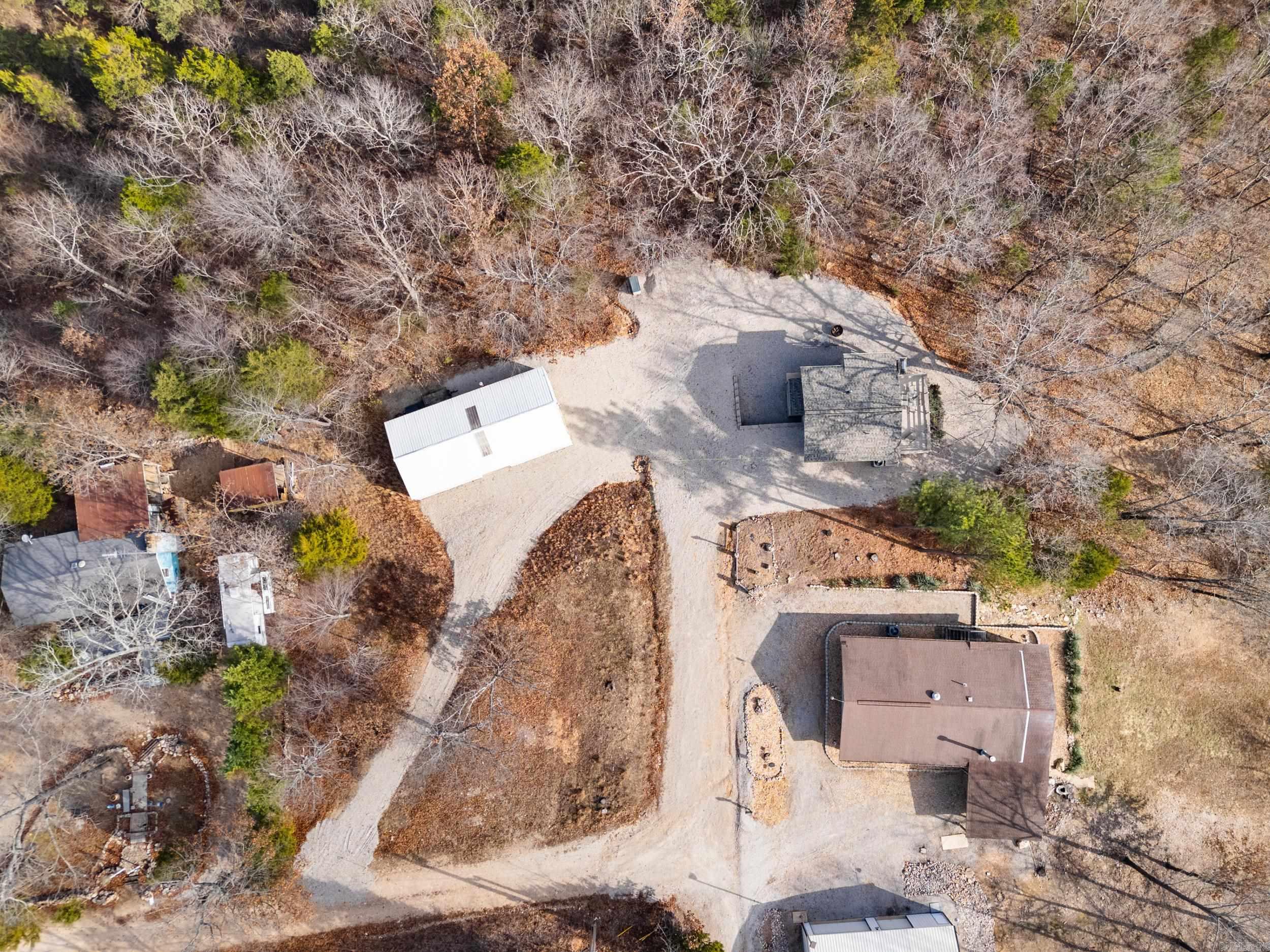 305 MC 138  Oakland, AR