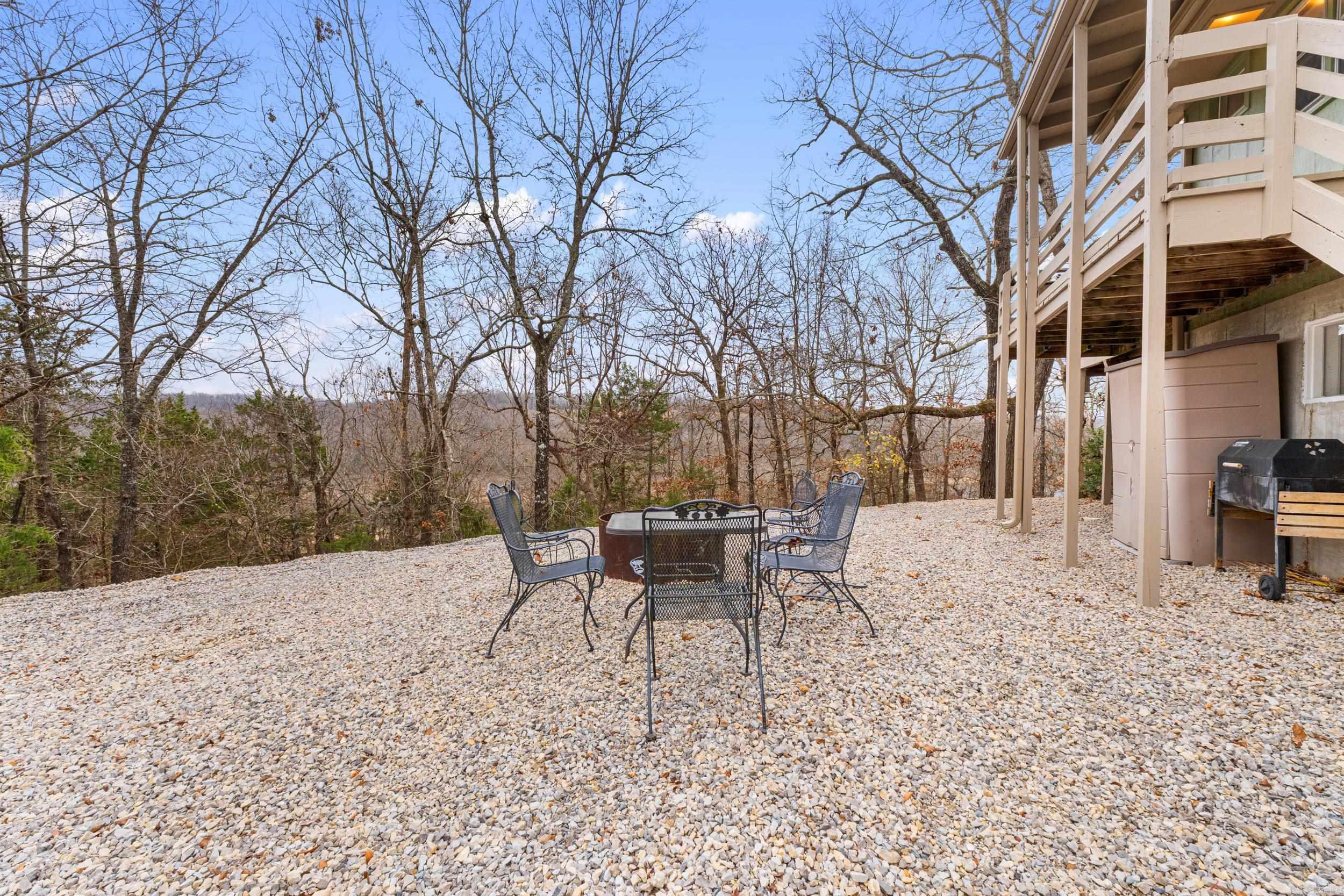 305 MC 138  Oakland, AR