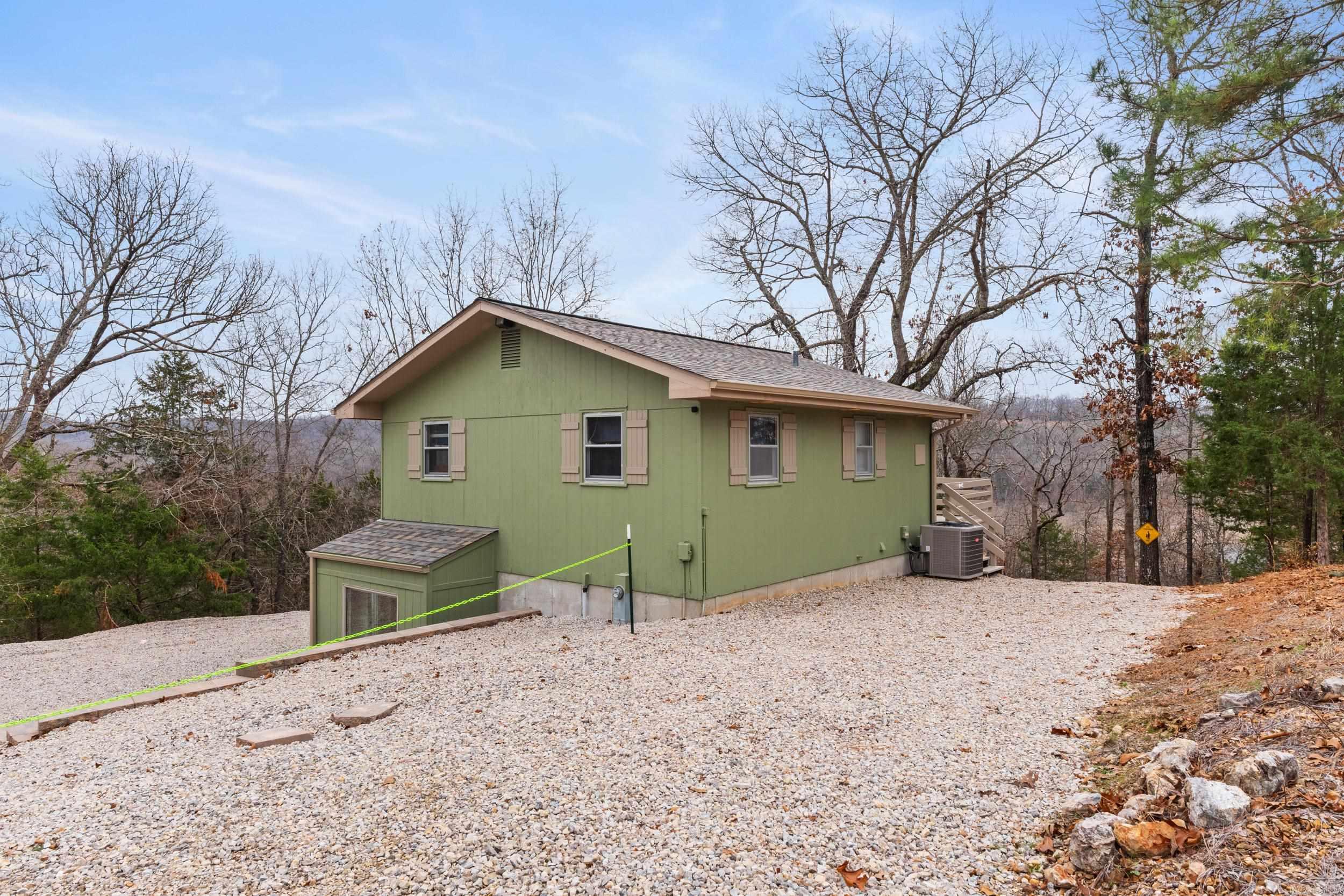 305 MC 138  Oakland, AR