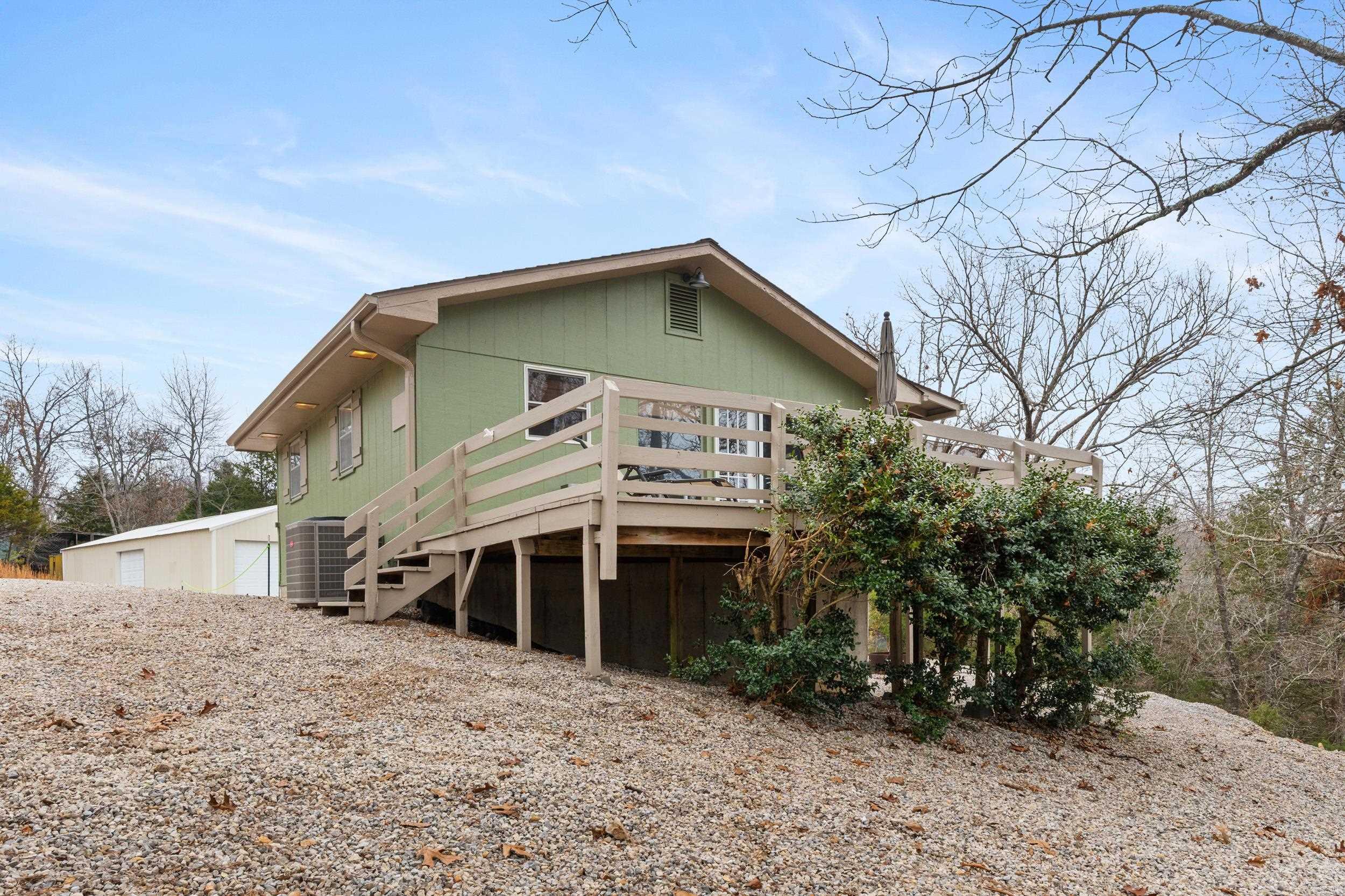 305 MC 138  Oakland, AR