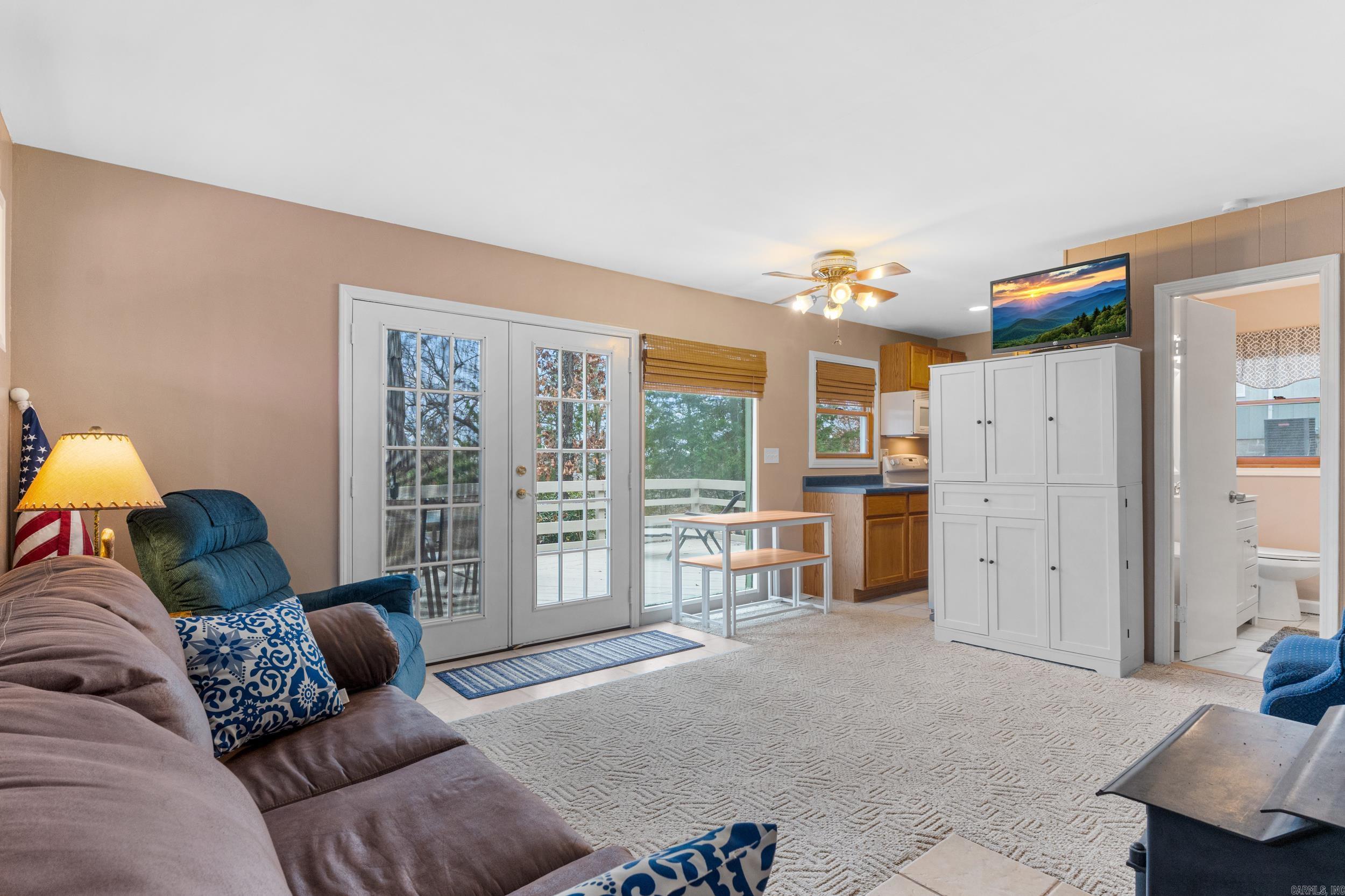 305 MC 138  Oakland, AR