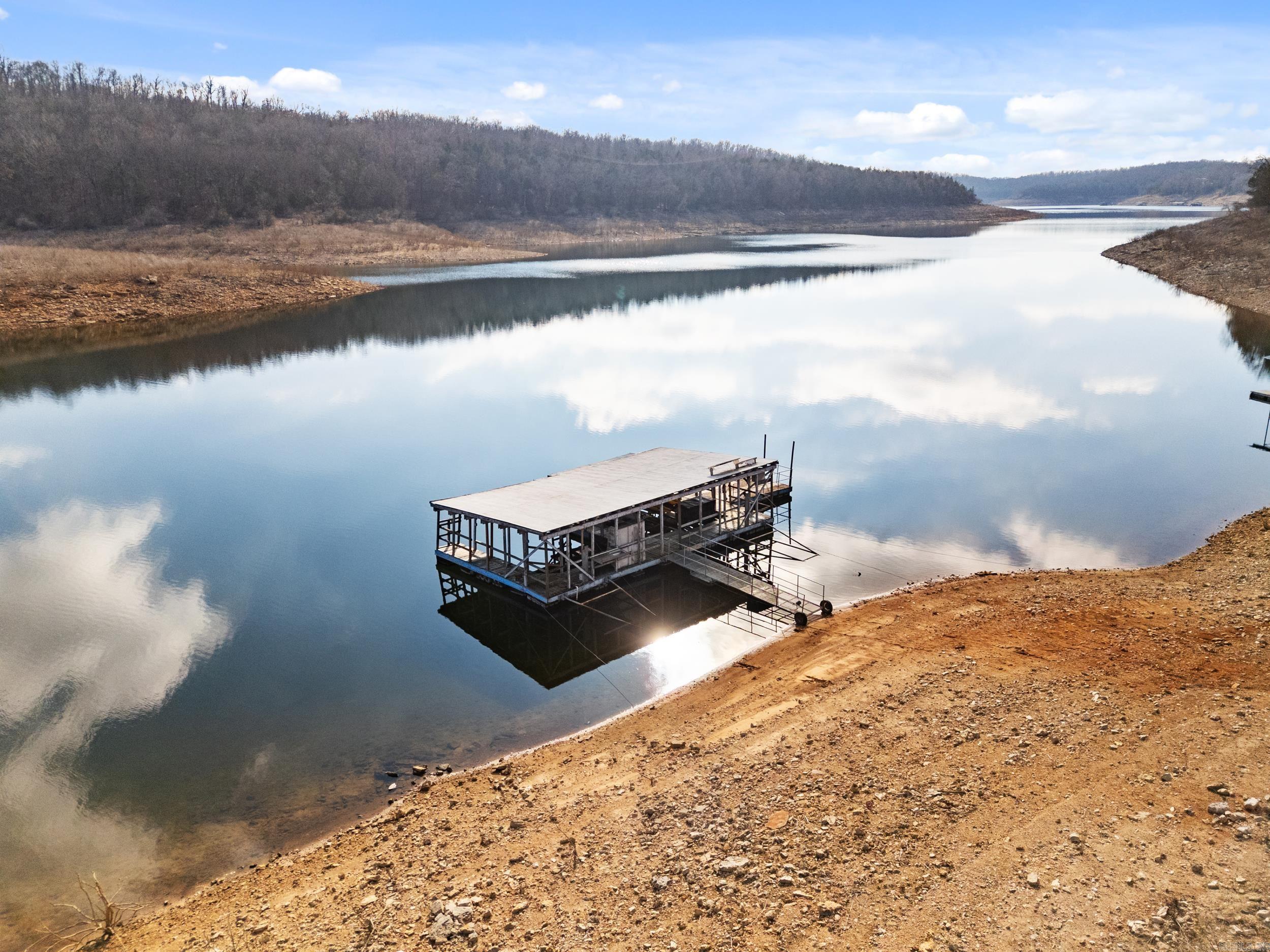 305 MC 138  Oakland, AR