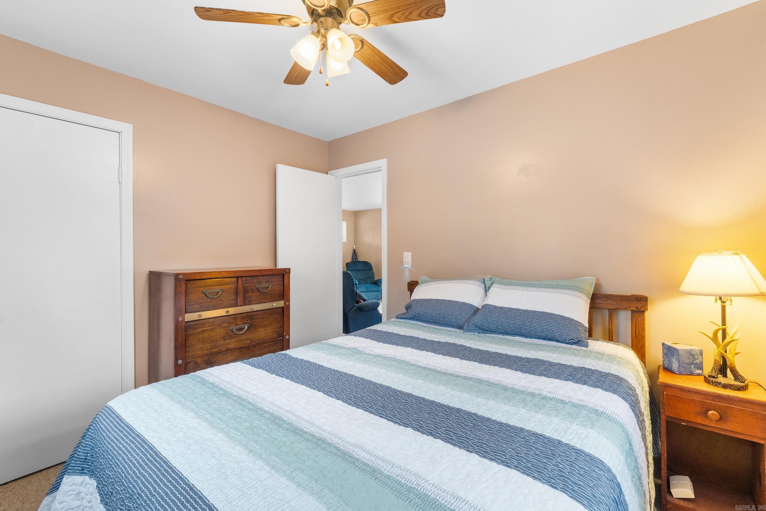 305 MC 138  Oakland, AR