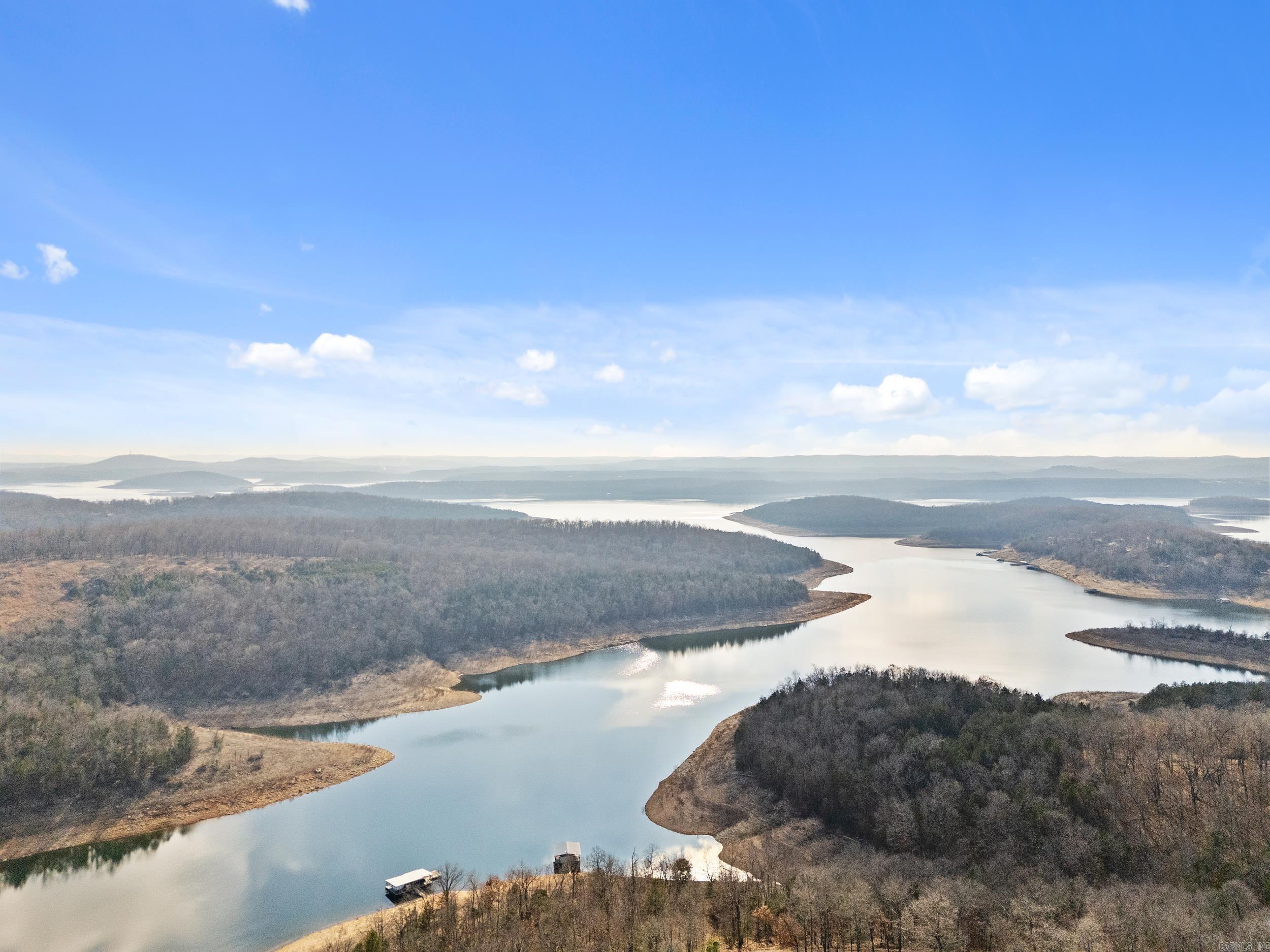 305 MC 138  Oakland, AR