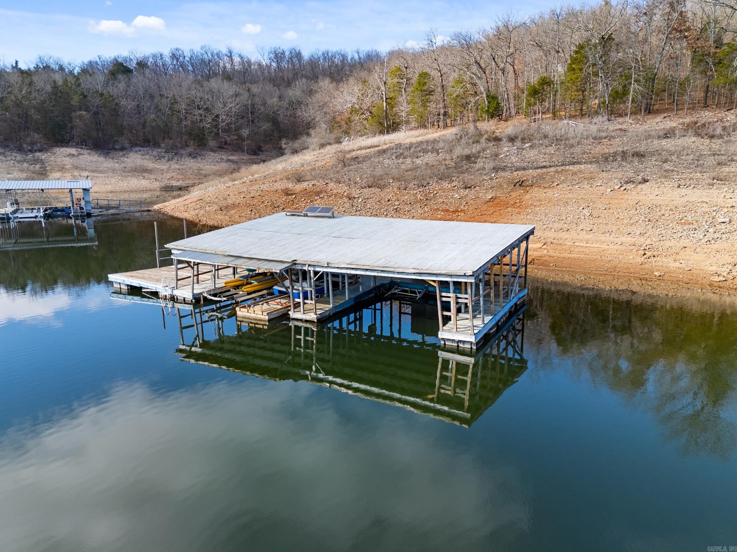 305 MC 138  Oakland, AR